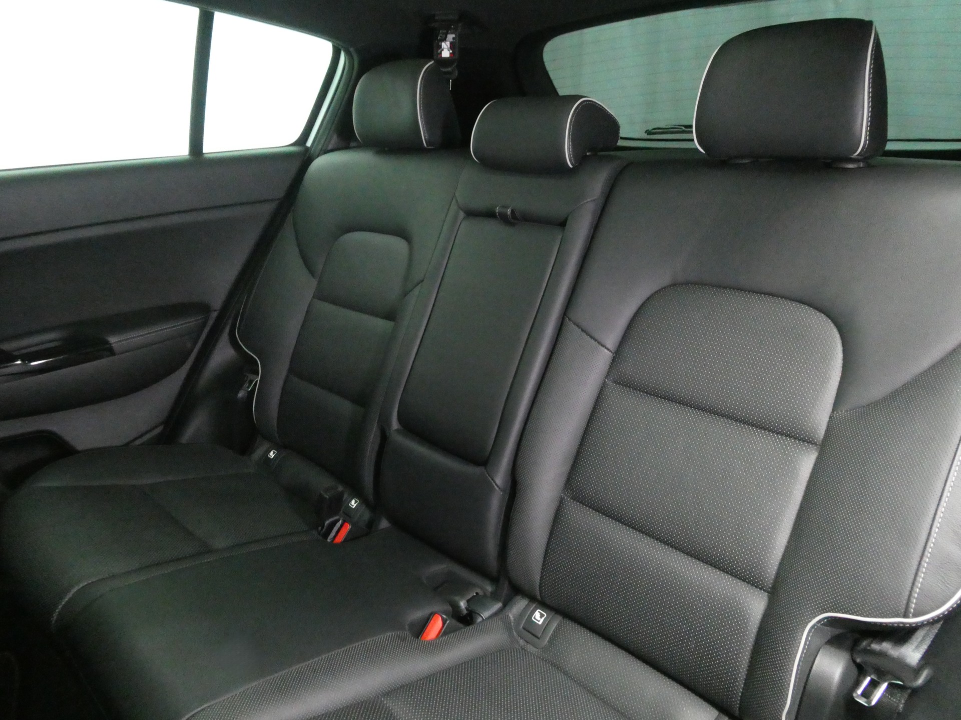 KIA Sportage 2.0CRDi Style GT Line 4WD Automat - Panorama - Navi - DAB+ - JBL - Kamera - 185 PS-image-11