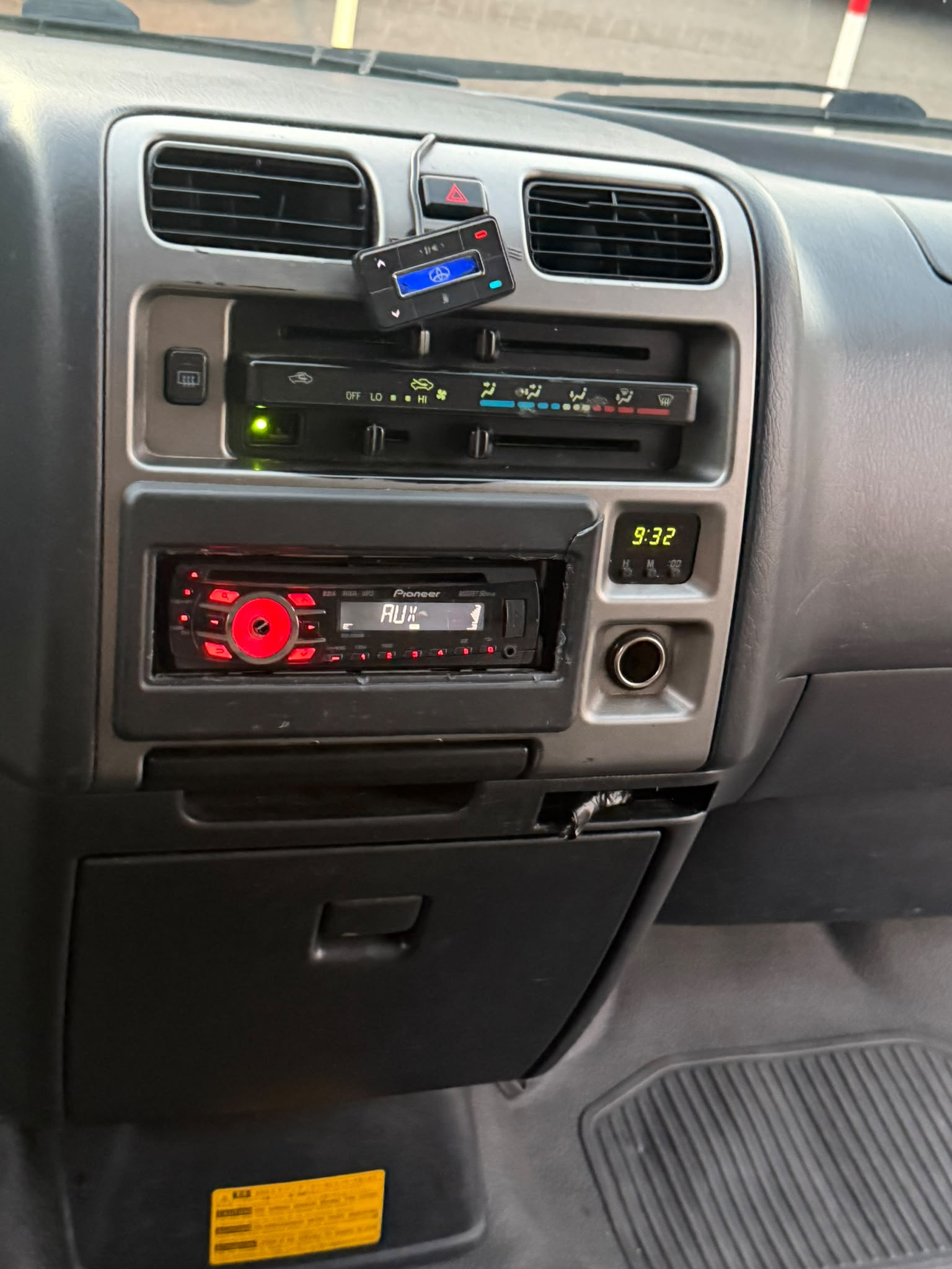 TOYOTA Hiace D-4D Van SWB-image-9