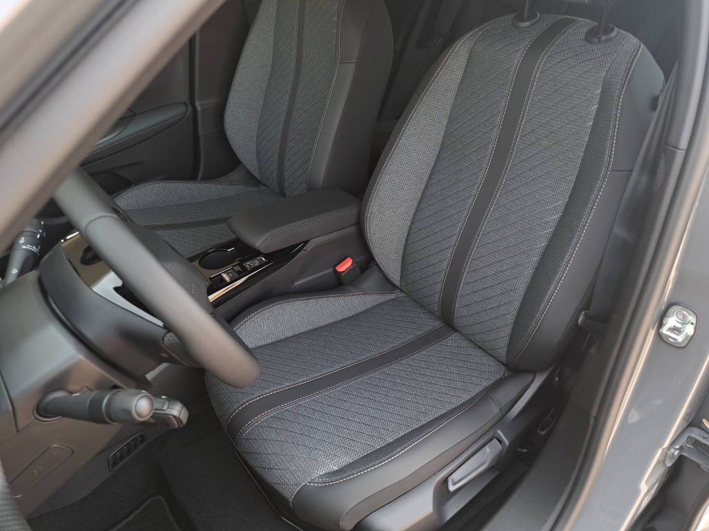 PEUGEOT 2008 e-Allure 156cv - 8 ans de garantie-image-8
