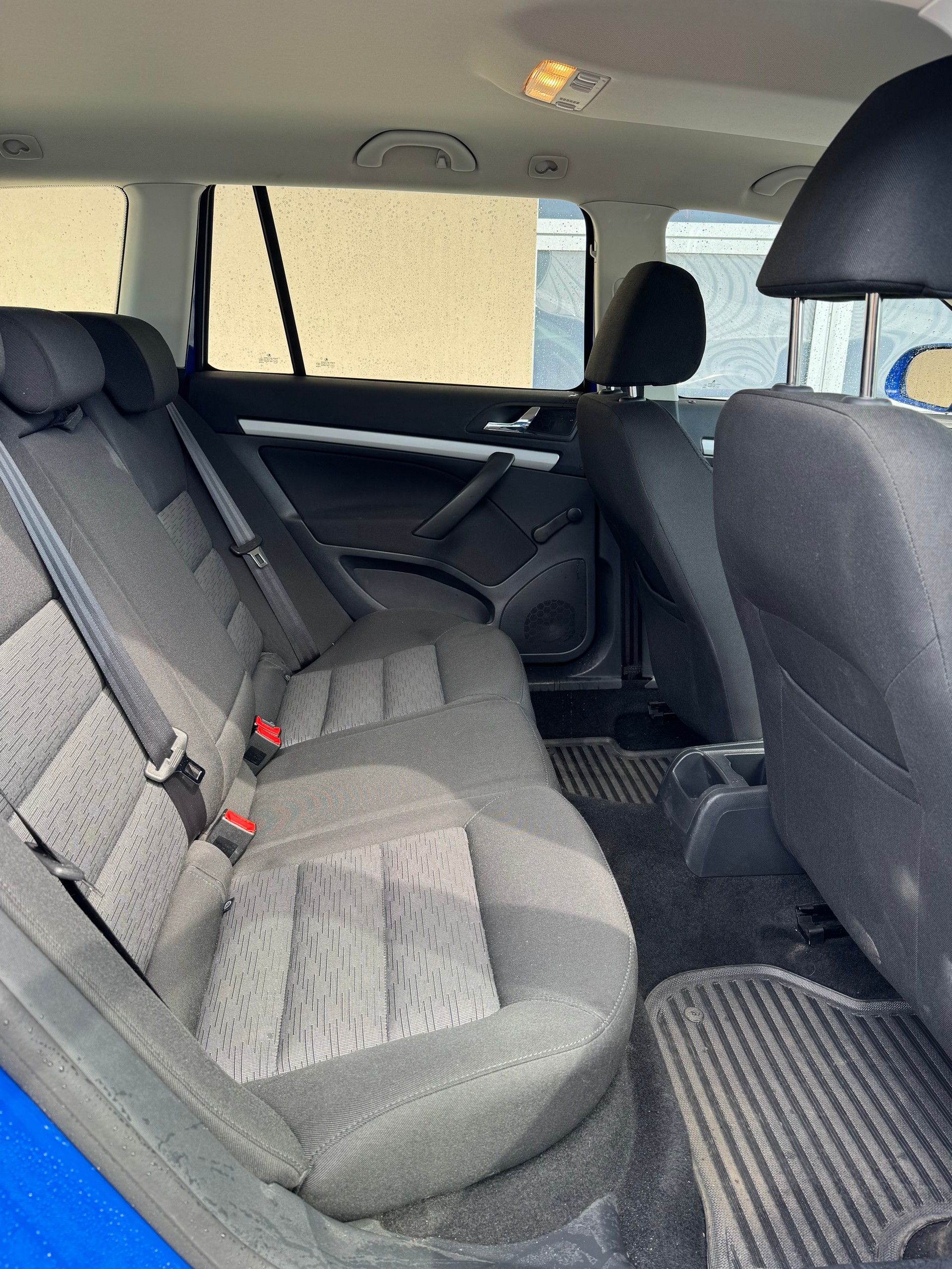 SKODA Octavia Combi 1.9 TDI Swiss Adventure 4x4-image-4
