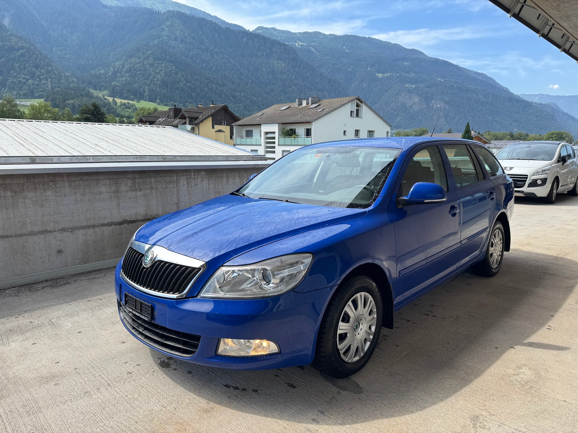 SKODA Octavia Combi 1.9 TDI Swiss Adventure 4x4-image-0