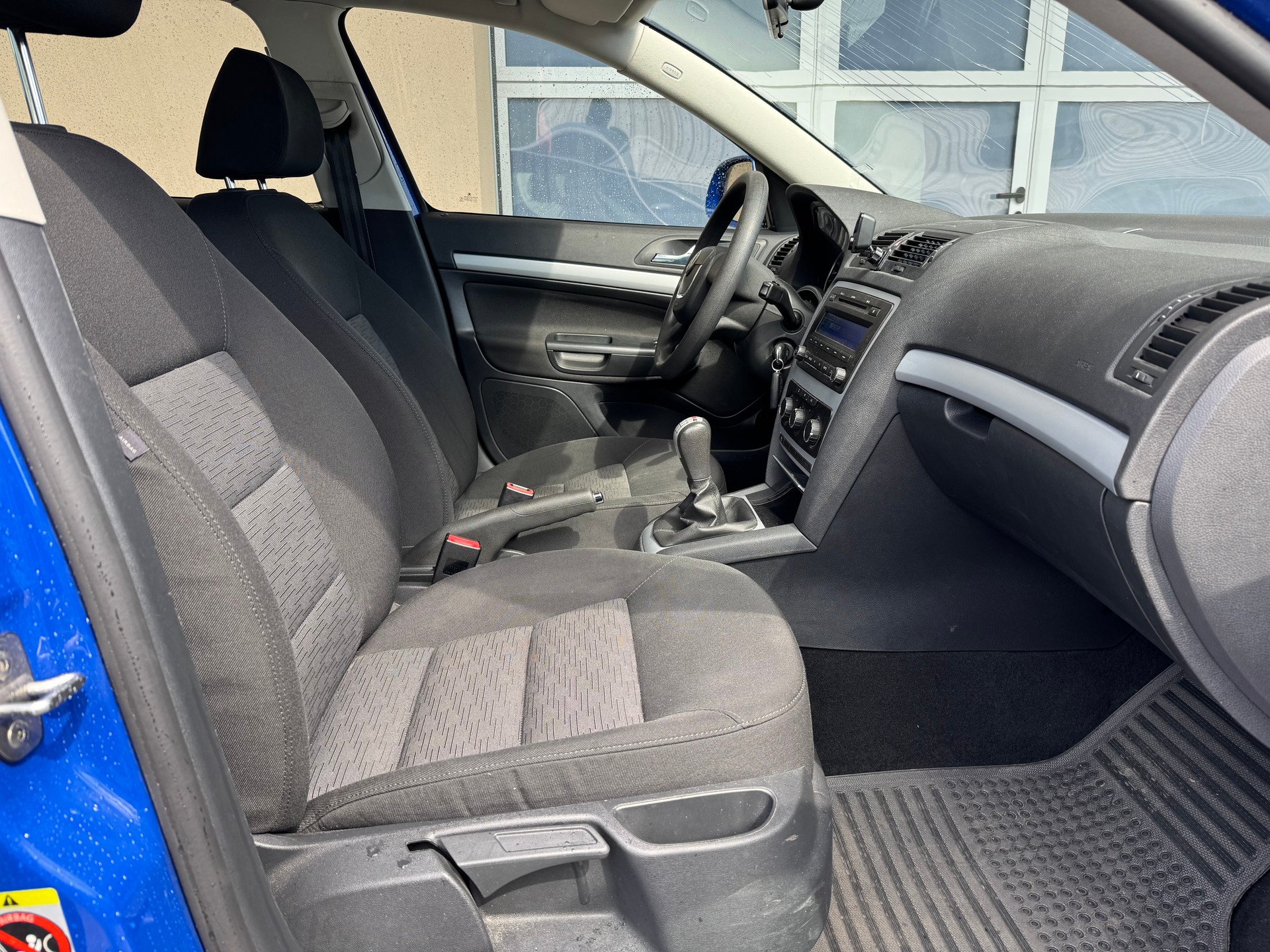 SKODA Octavia Combi 1.9 TDI Swiss Adventure 4x4-image-5