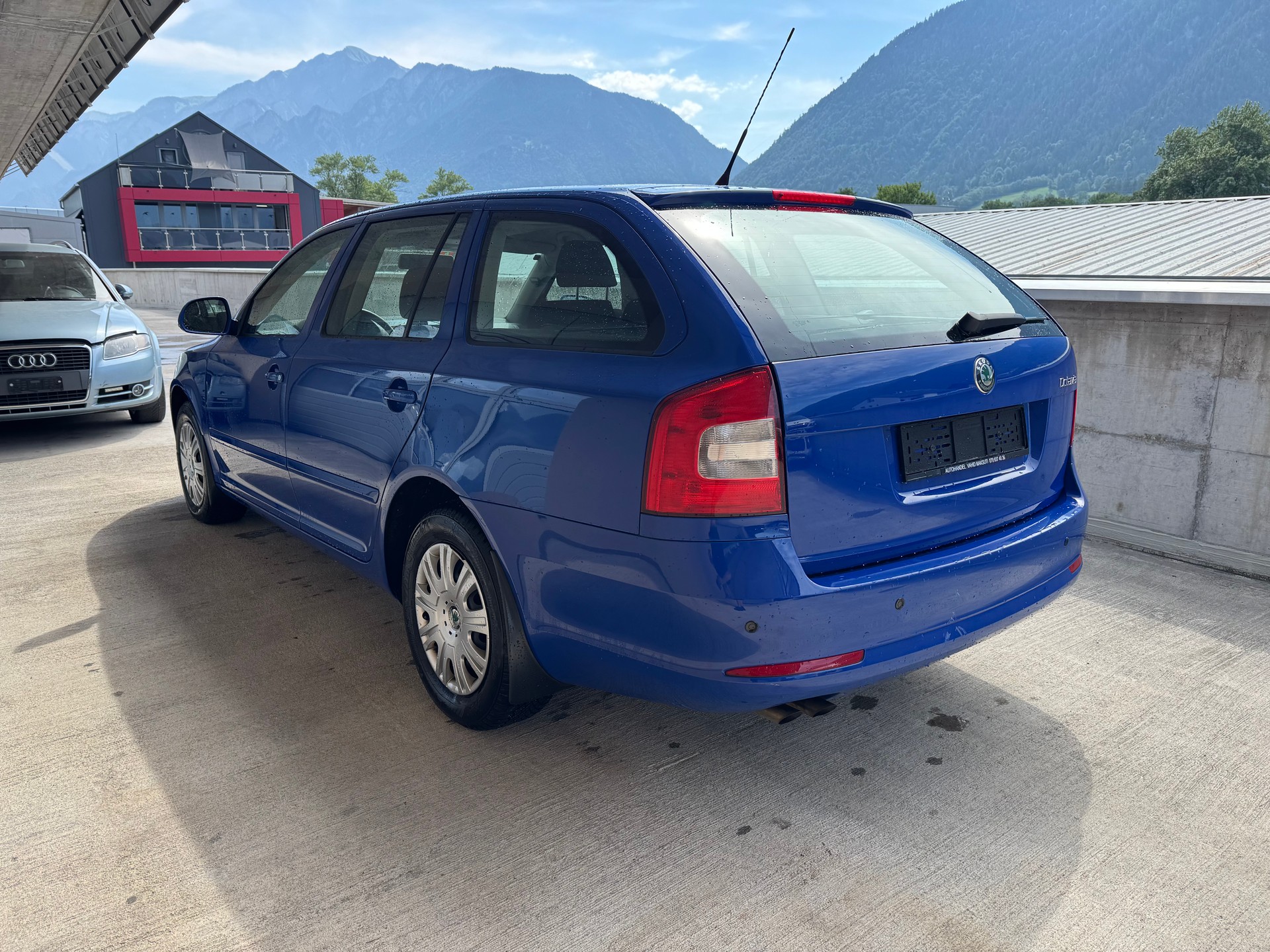 SKODA Octavia Combi 1.9 TDI Swiss Adventure 4x4-image-3
