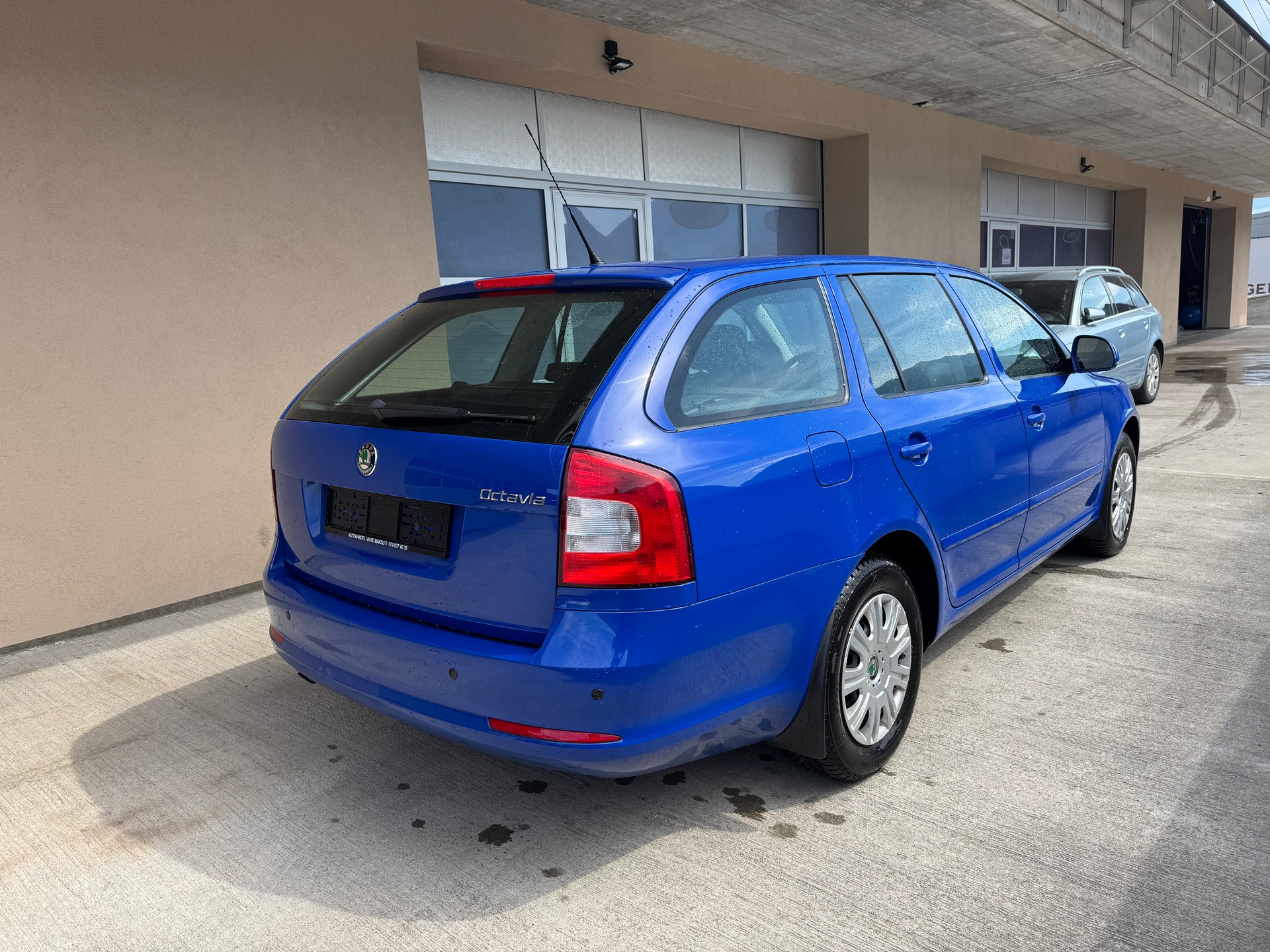 SKODA Octavia Combi 1.9 TDI Swiss Adventure 4x4-image-2