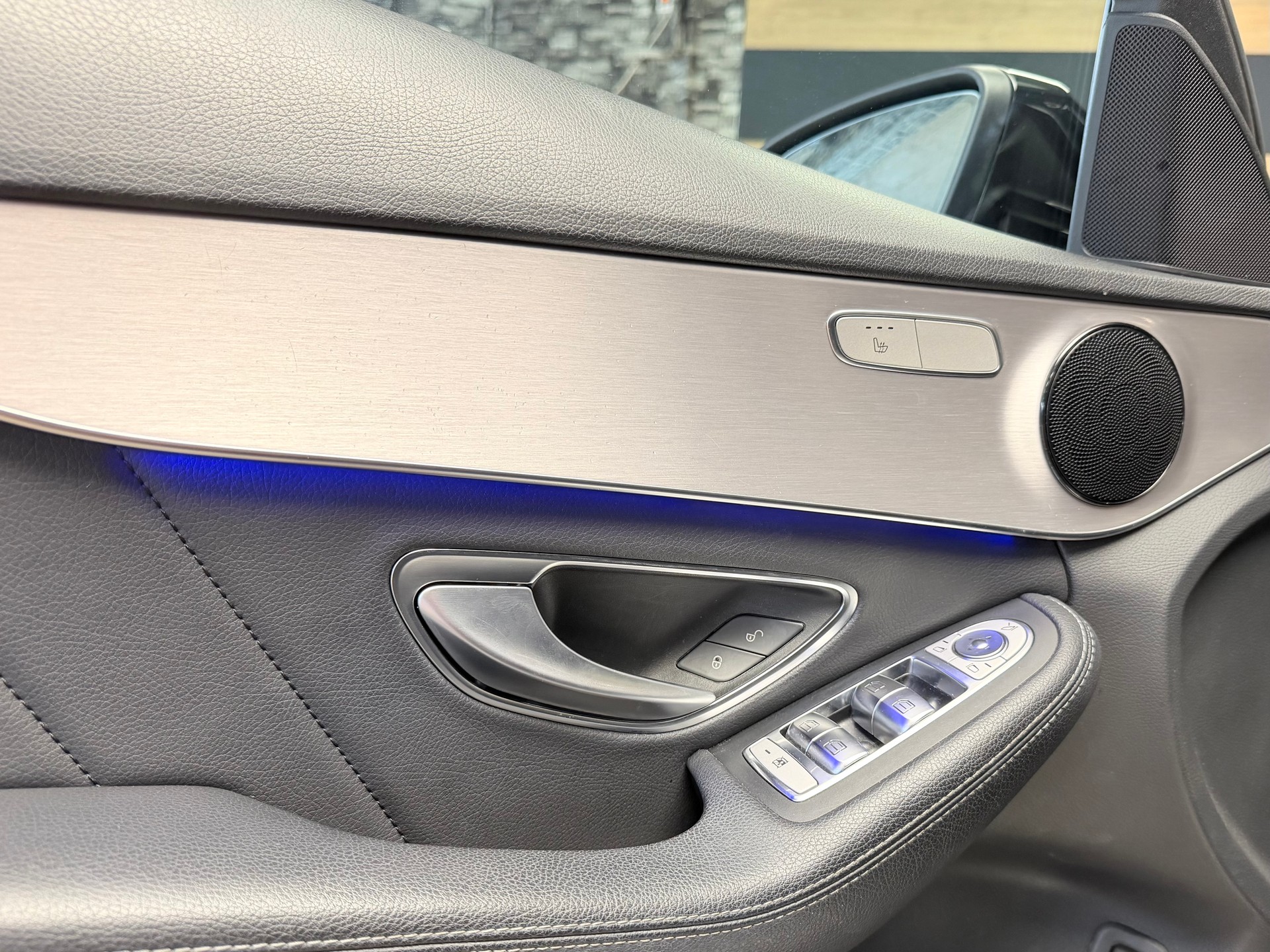 MERCEDES-BENZ C 200 Swiss Star AMG Line 4M 9G-Tronic-image-11