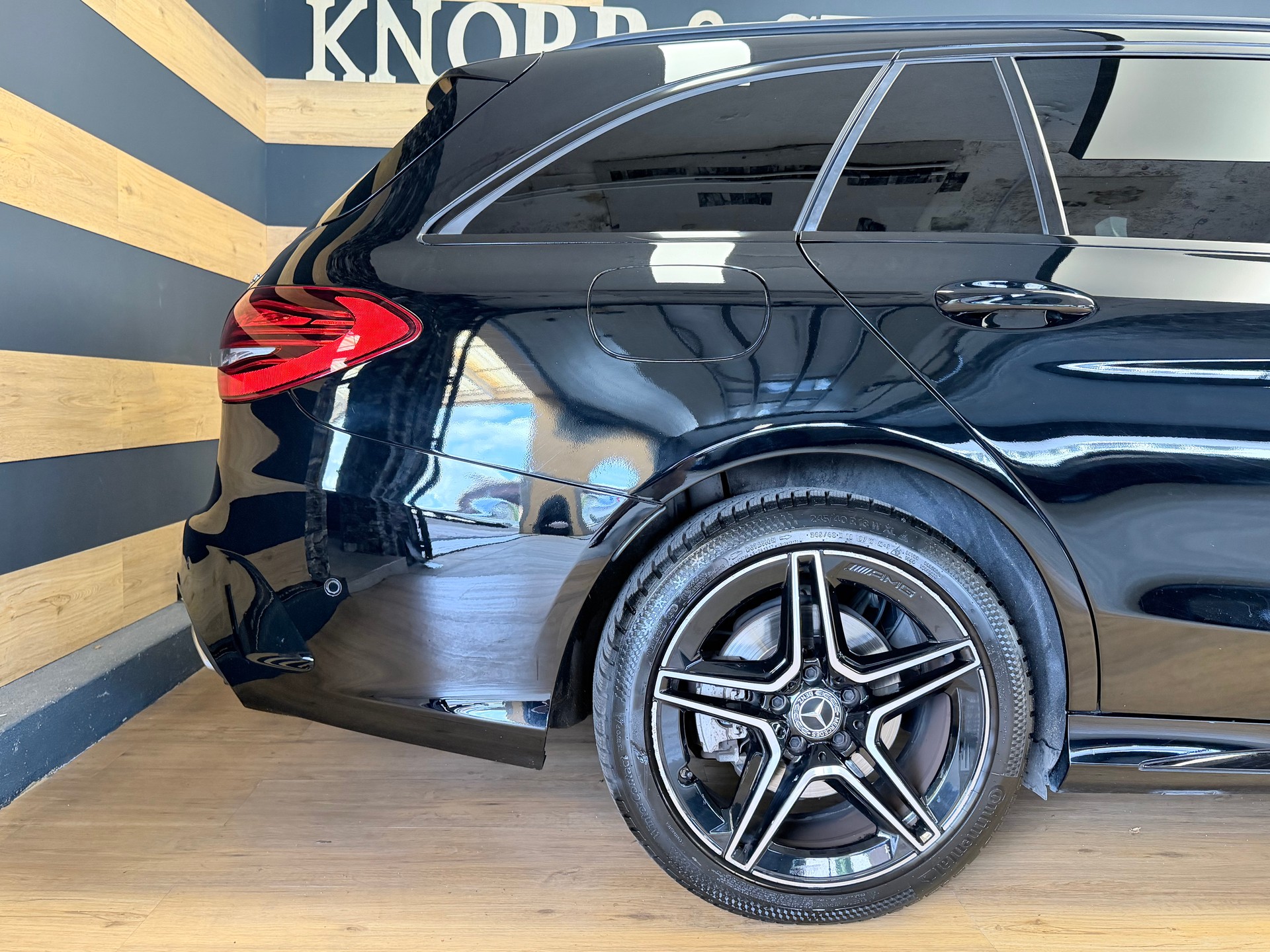 MERCEDES-BENZ C 200 Swiss Star AMG Line 4M 9G-Tronic-image-5