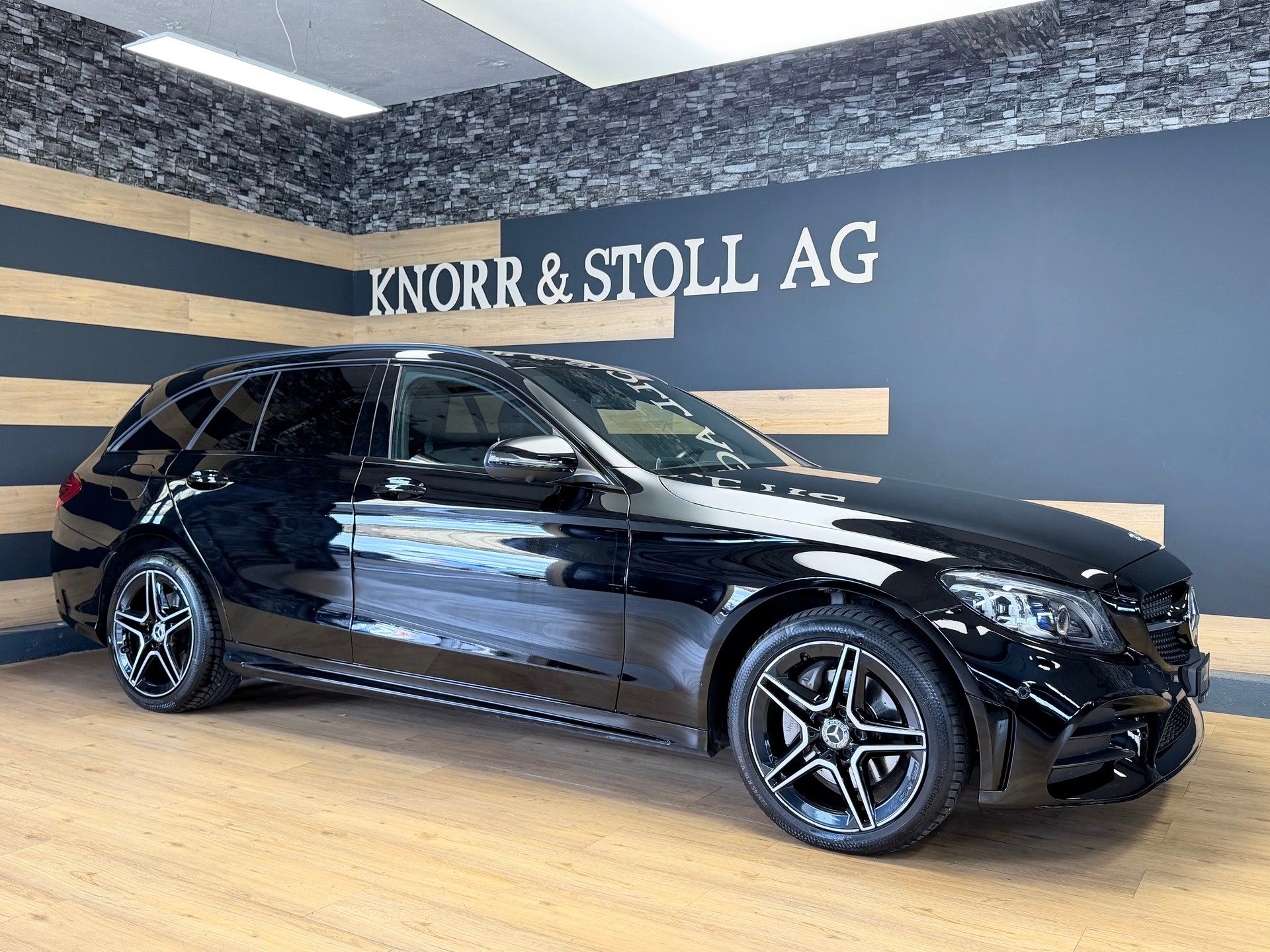 MERCEDES-BENZ C 200 Swiss Star AMG Line 4M 9G-Tronic-showroom-element-1