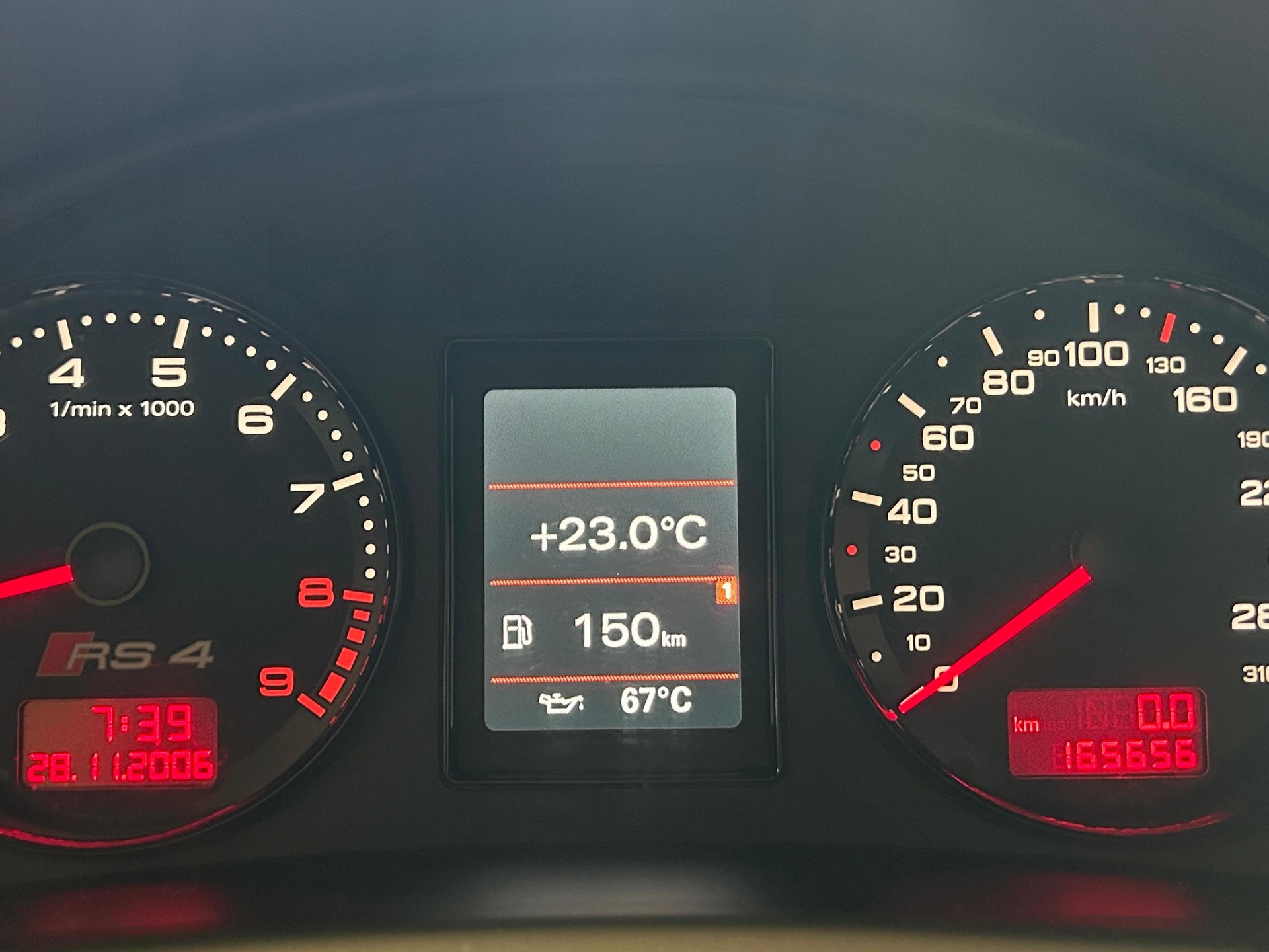 AUDI RS4 4.2 V8 quattro-image-8