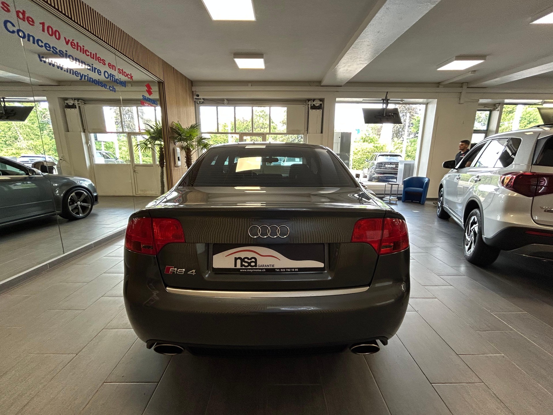 AUDI RS4 4.2 V8 quattro-image-5