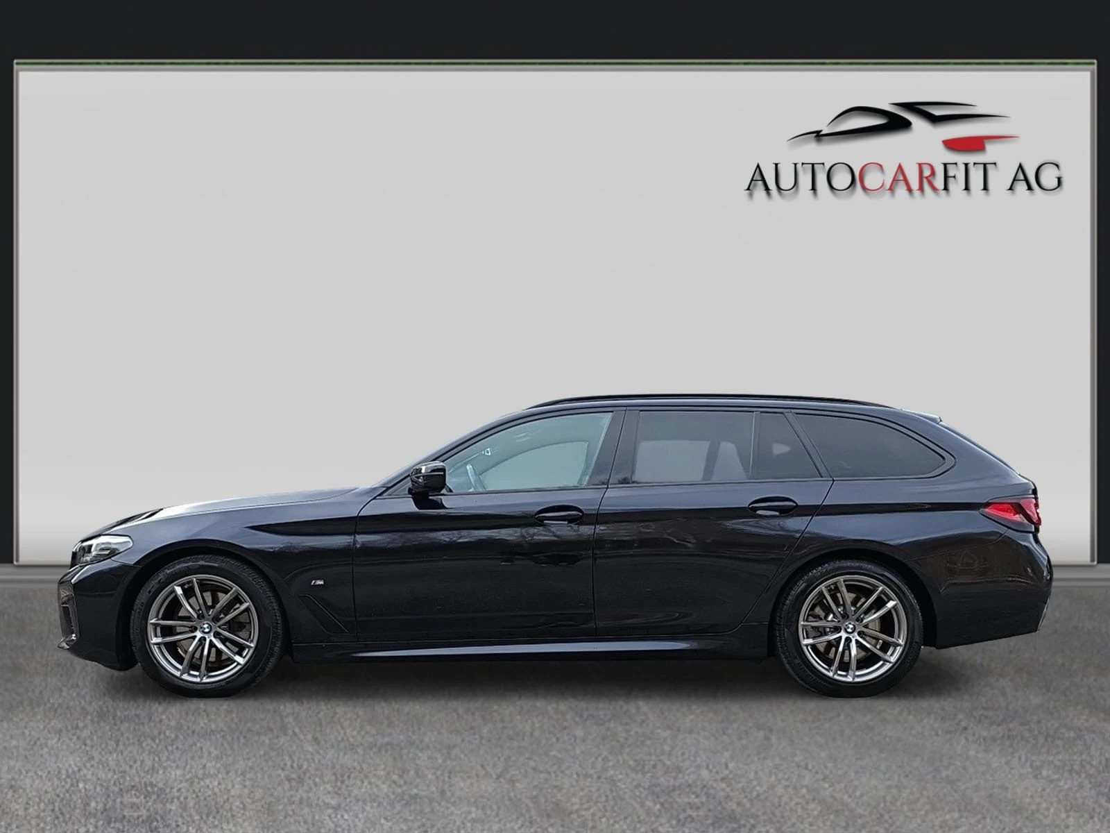 BMW 520d xDrive 48V Touring Pure M Sport Edition-image-2