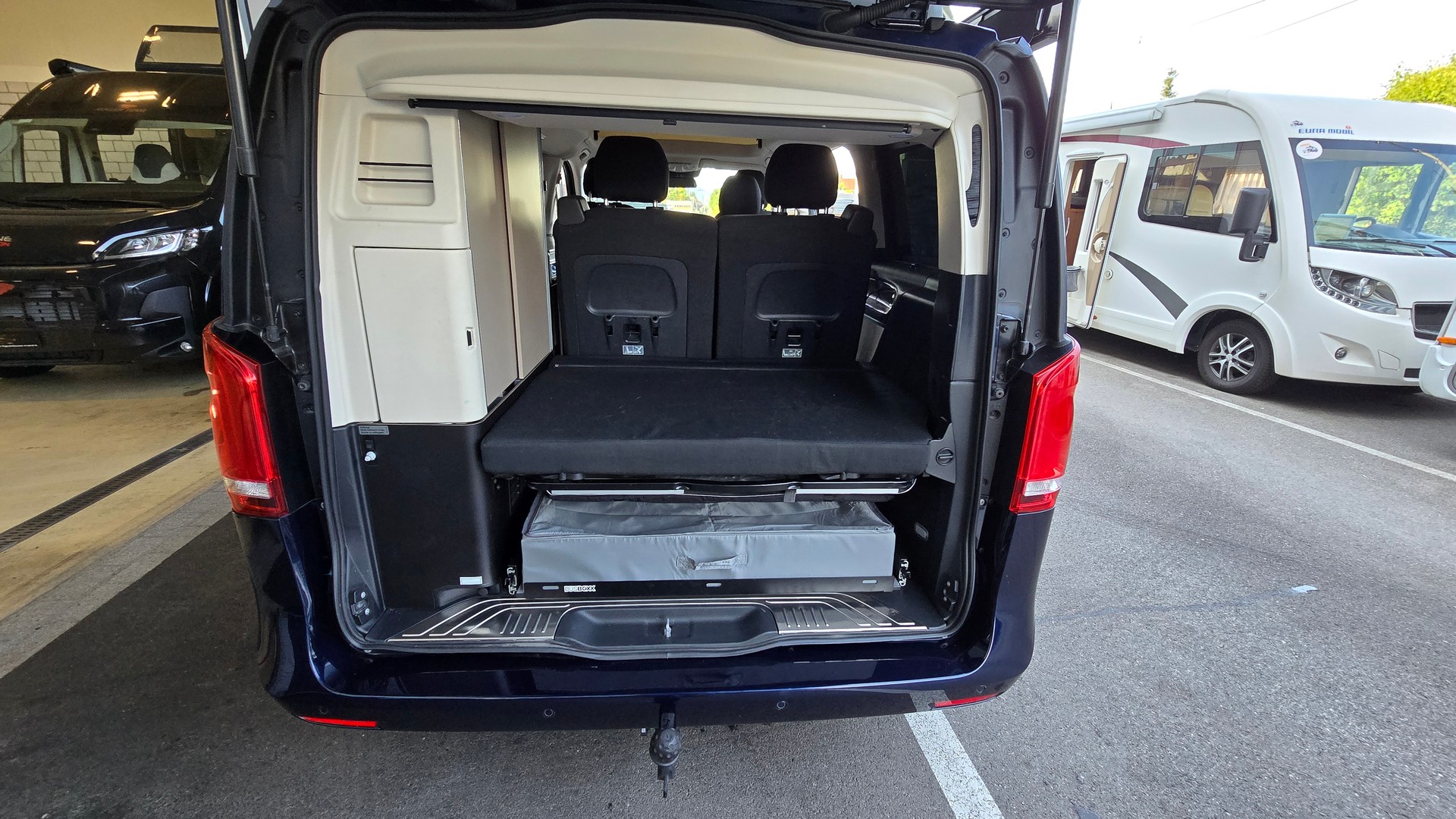 MERCEDES-BENZ 250BT/5 Sitzplätze/ AHK2500kg-image-8