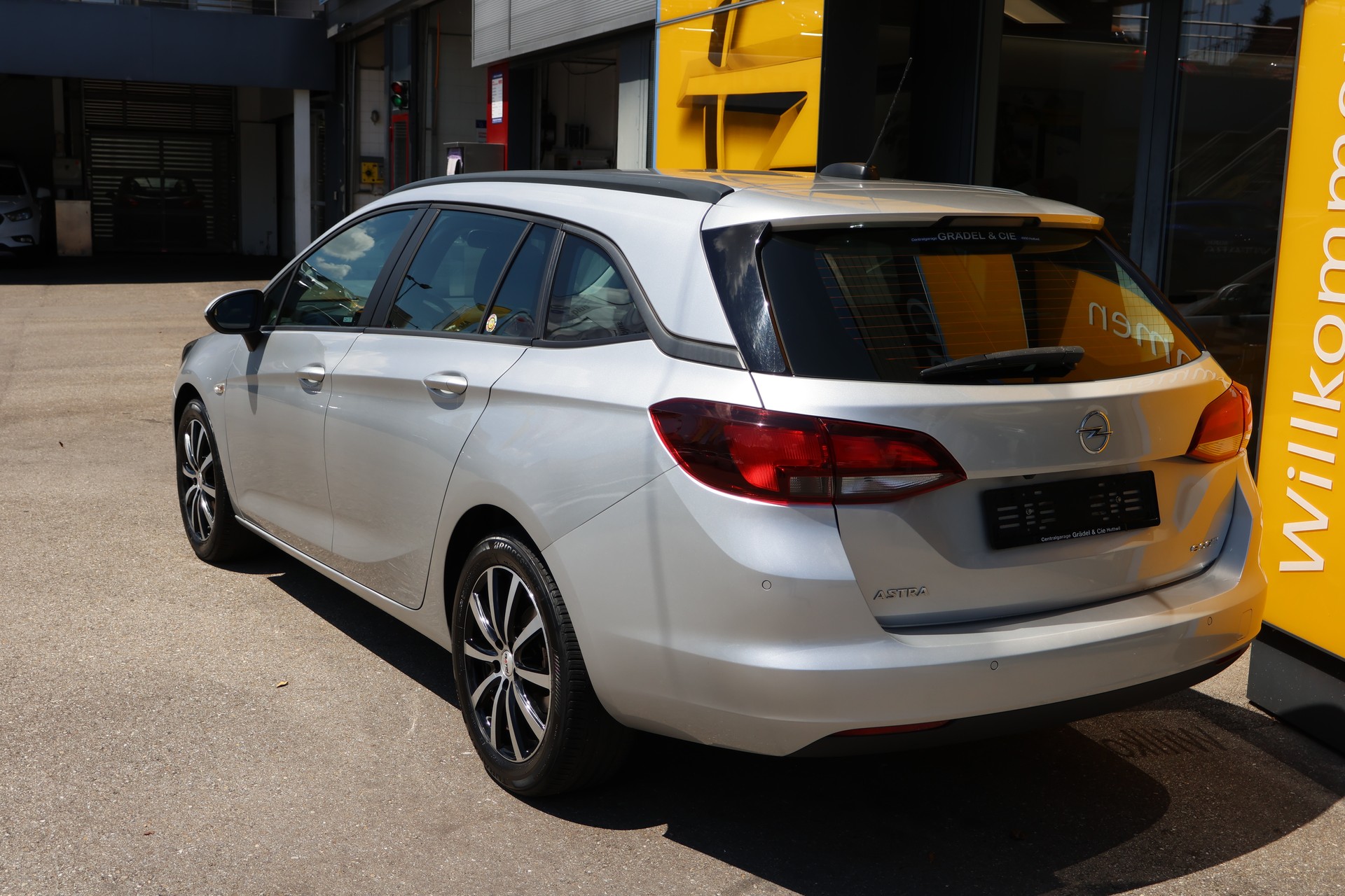 OPEL Astra Sports Tourer 1.0i Turbo Enjoy Easytronic-image-2