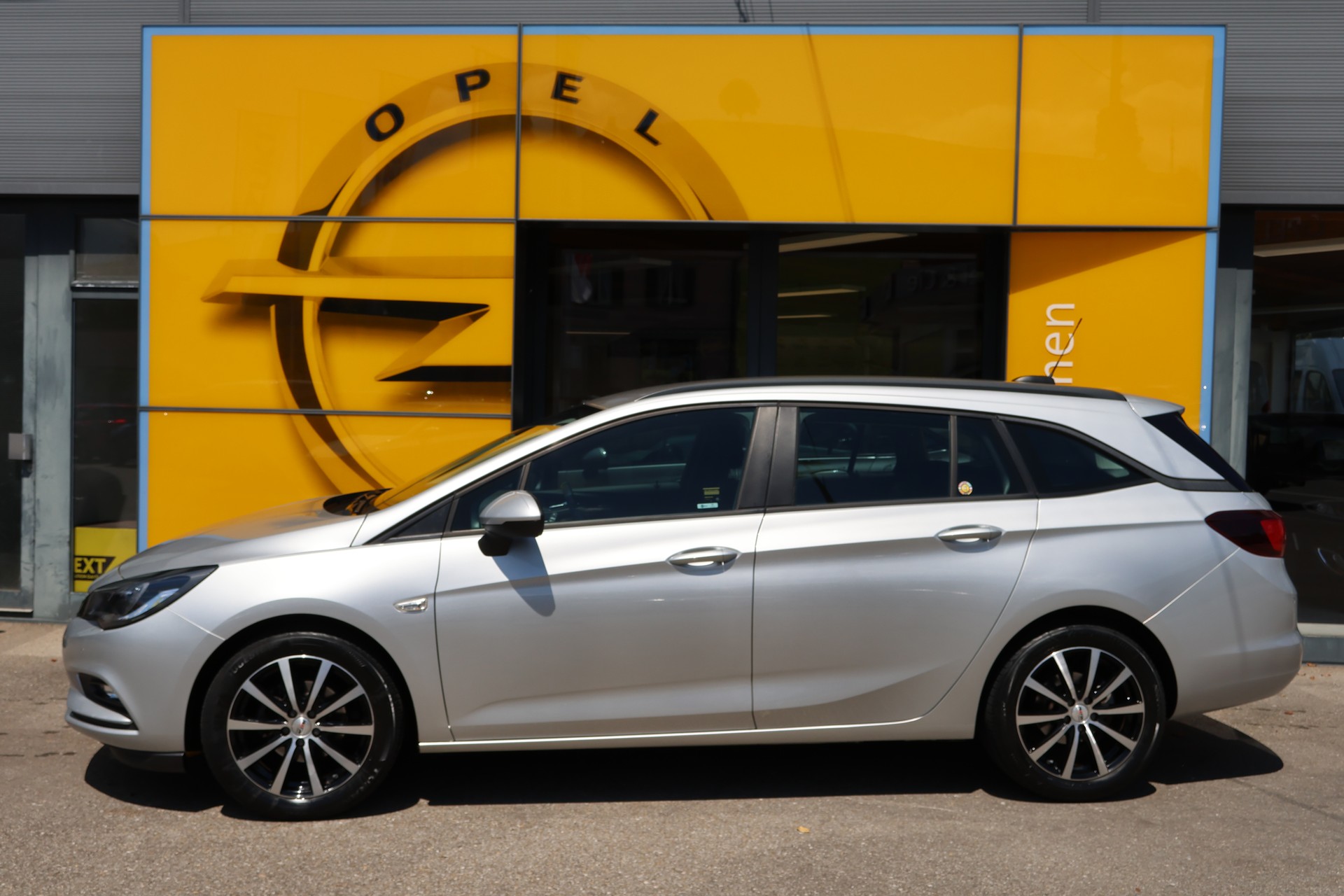 OPEL Astra Sports Tourer 1.0i Turbo Enjoy Easytronic-image-1