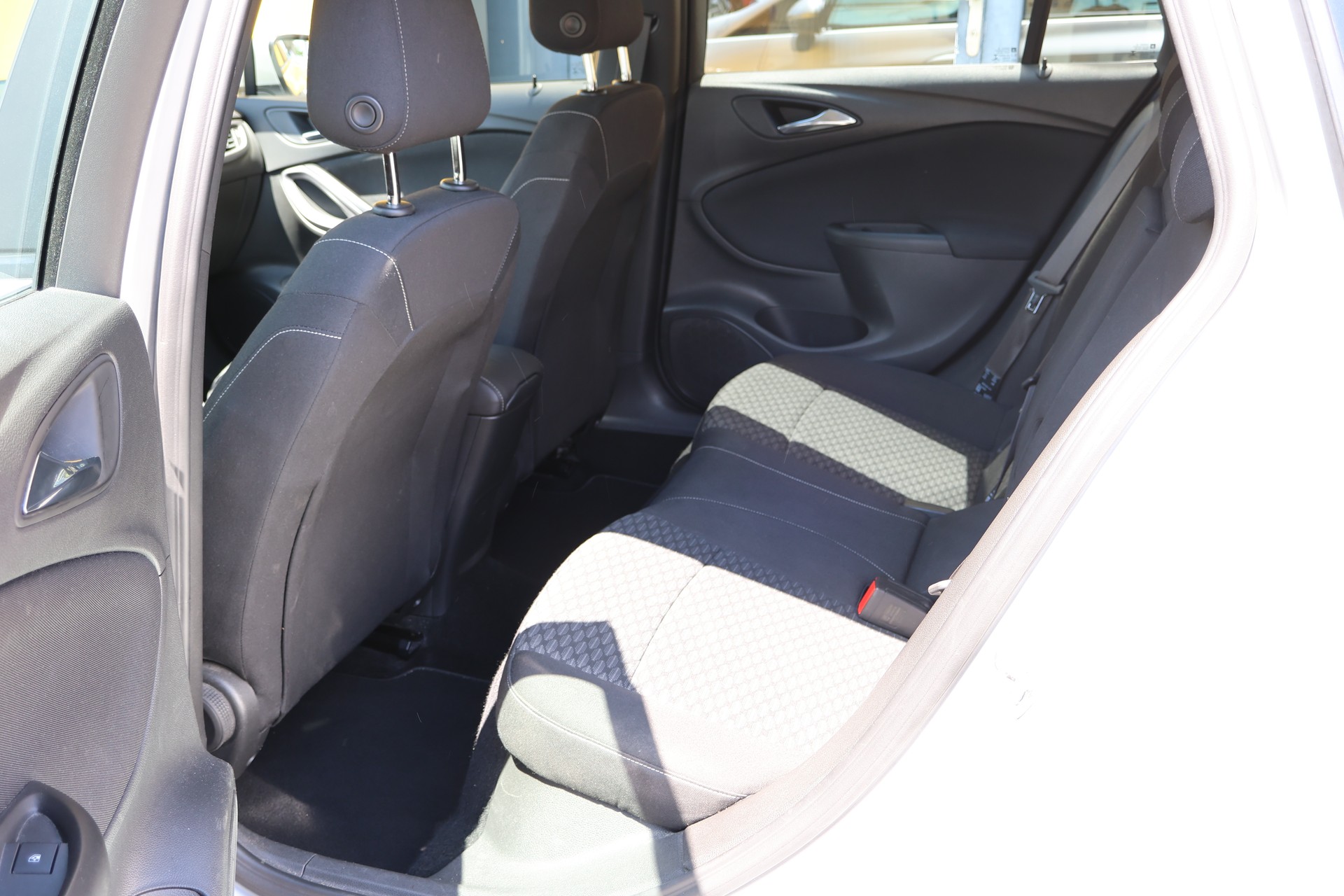 OPEL Astra Sports Tourer 1.0i Turbo Enjoy Easytronic-image-11