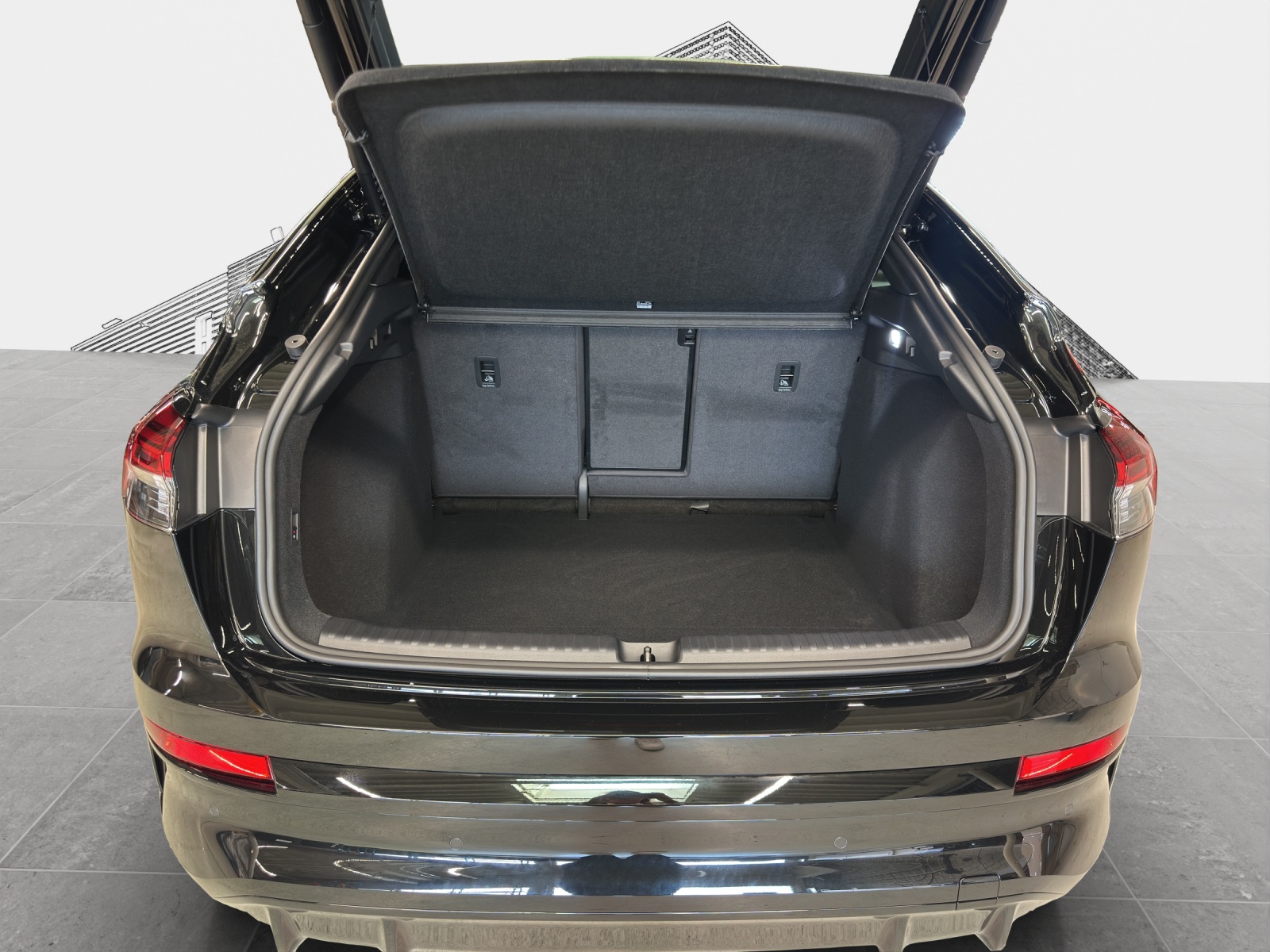 AUDI Q4 Sportback e-tron quattro performance Swiss Ski-image-12