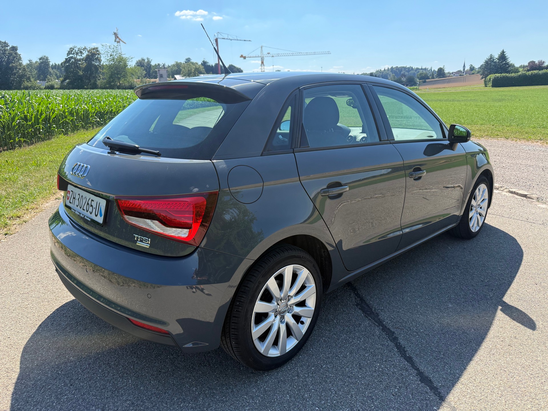 AUDI A1 Sportback 1.0 TFSI Design S-tronic-image-5