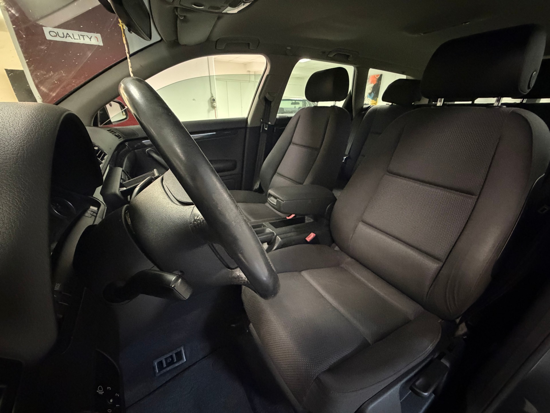 AUDI A4 Avant 2.4 V6-image-15
