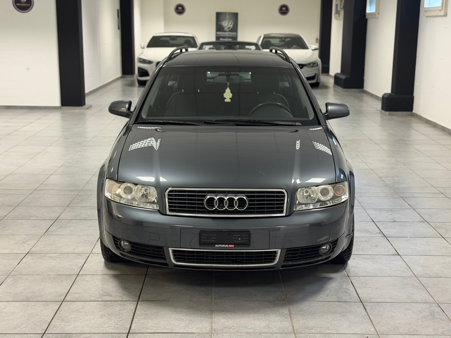 AUDI A4 Avant 2.4 V6-image-2