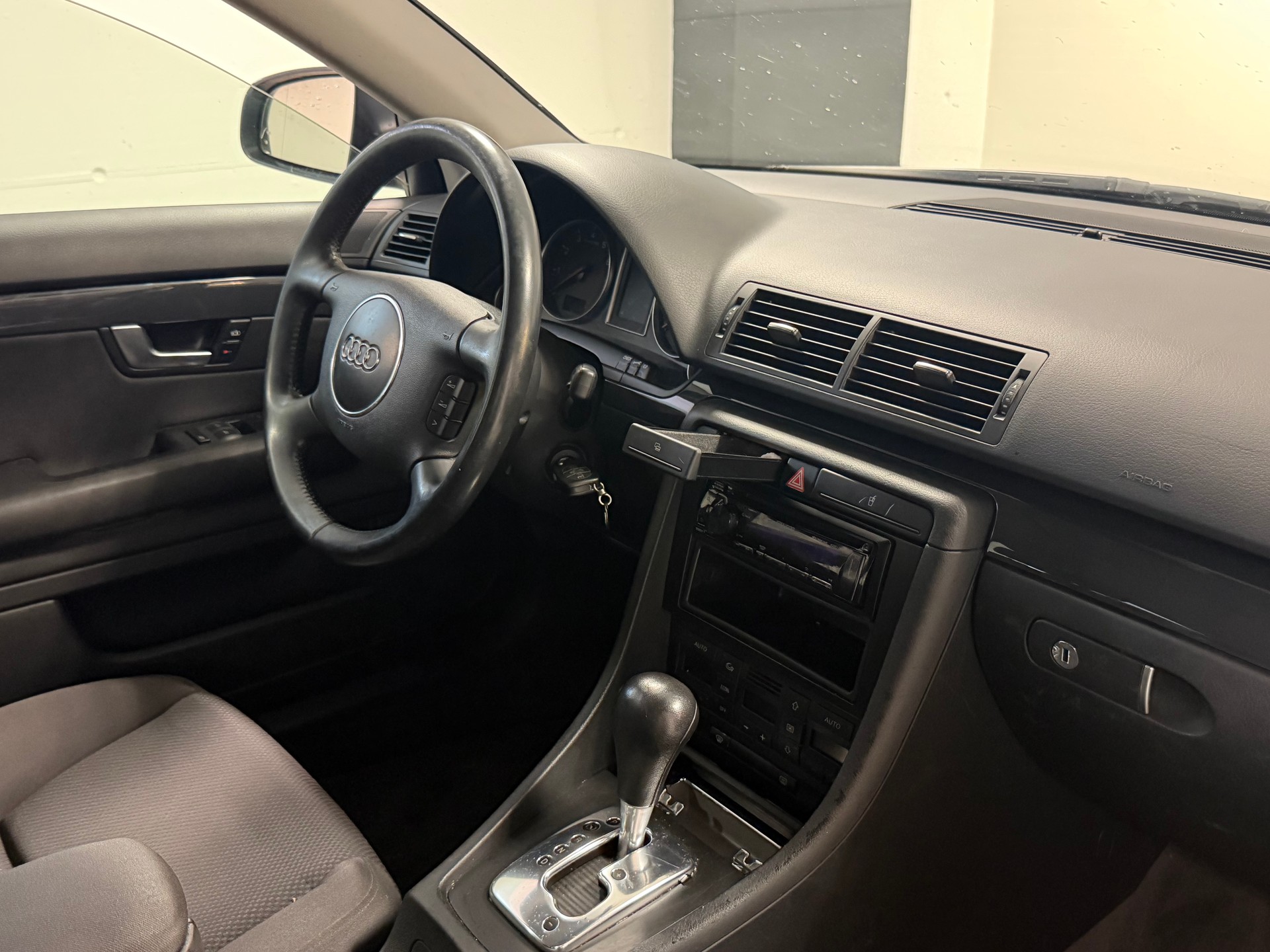 AUDI A4 Avant 2.4 V6-image-14
