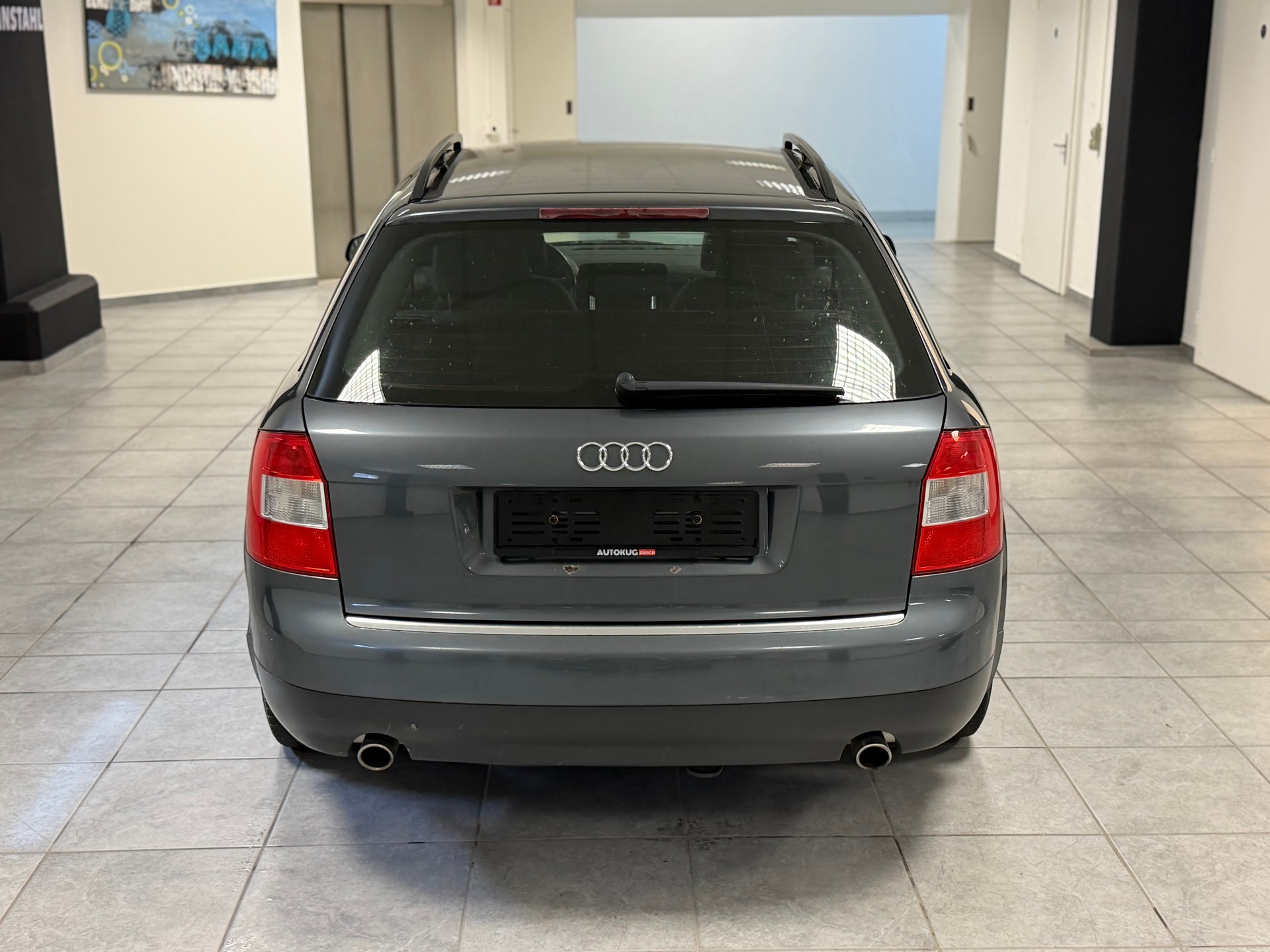 AUDI A4 Avant 2.4 V6-image-11