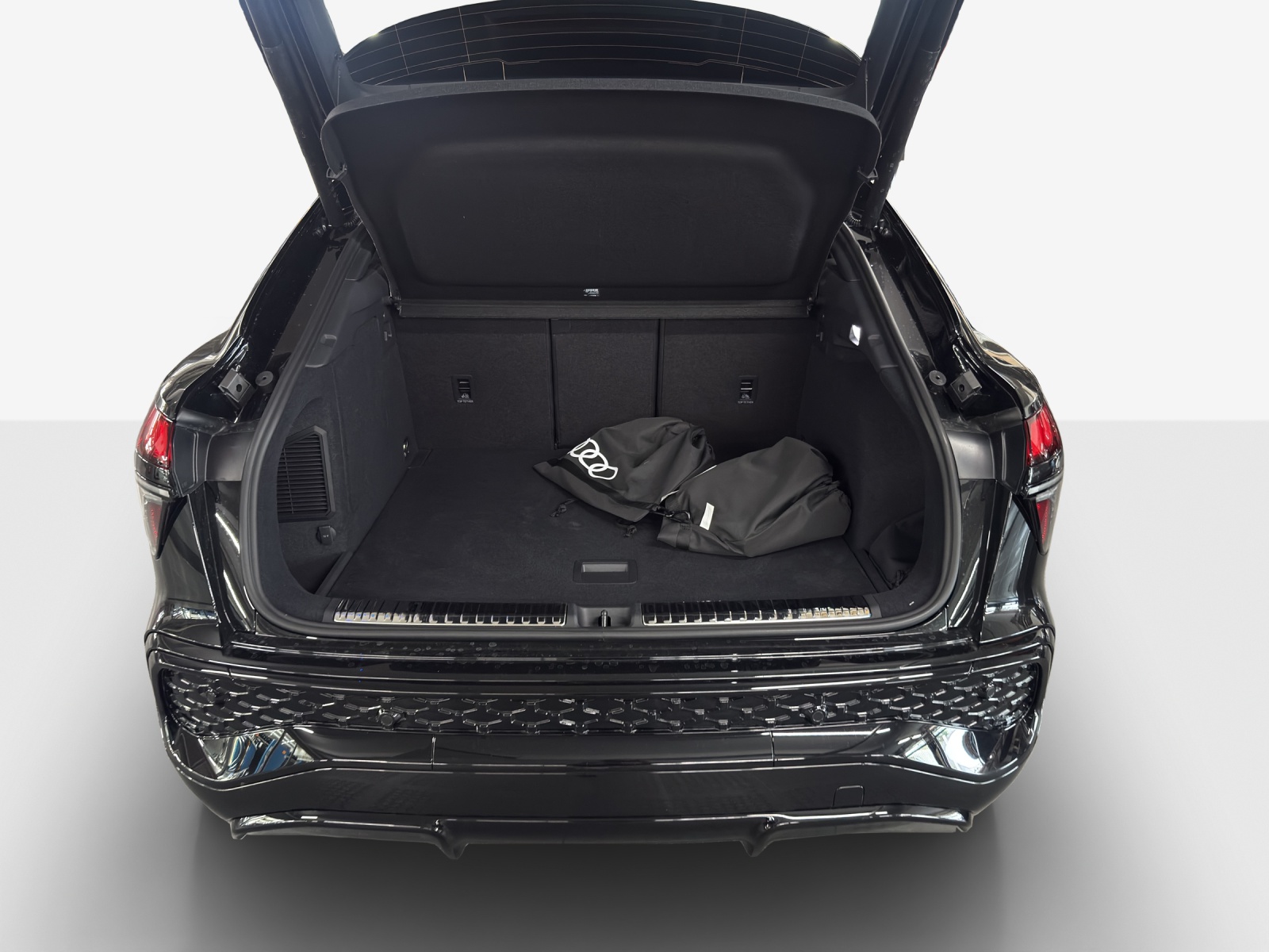 AUDI Q3 Sportback e-hybrid 200 kW S tronig-image-12