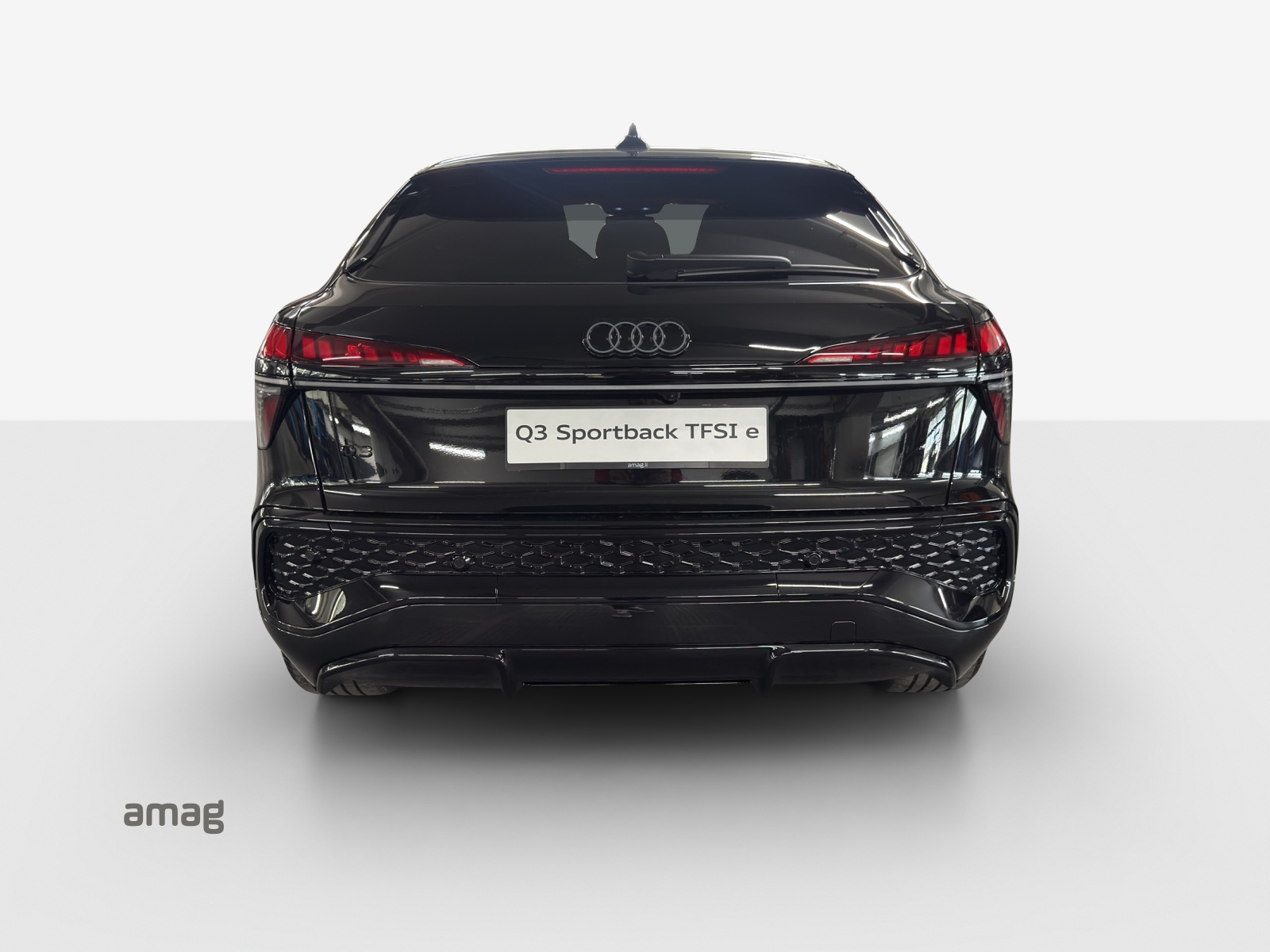 AUDI Q3 Sportback e-hybrid 200 kW S tronig-image-3