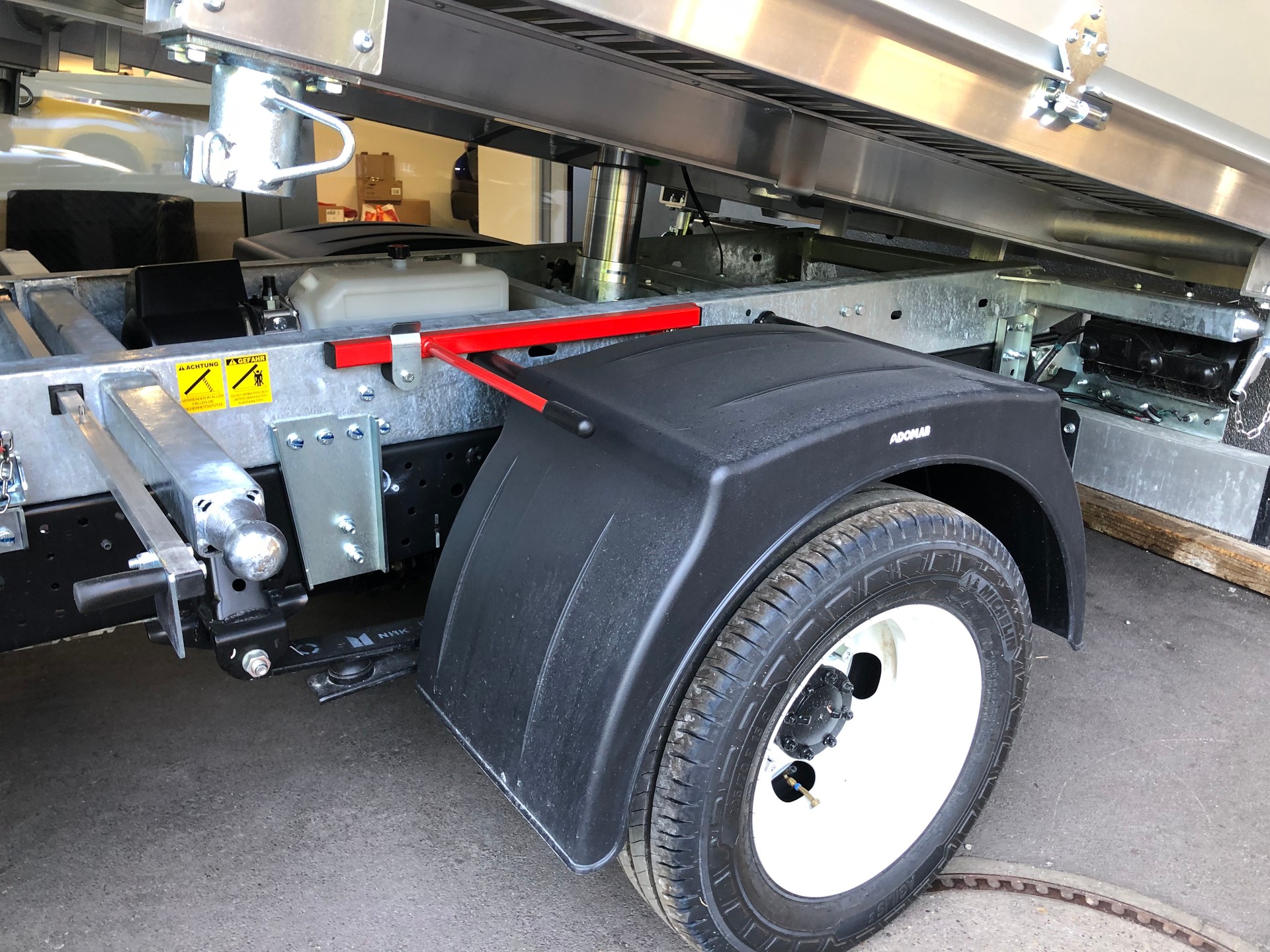 ISUZU M21 T E Box Kipper-image-5