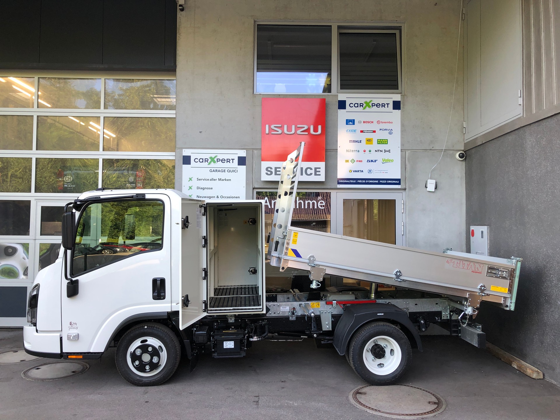 ISUZU M21 T E Box Kipper-image-3