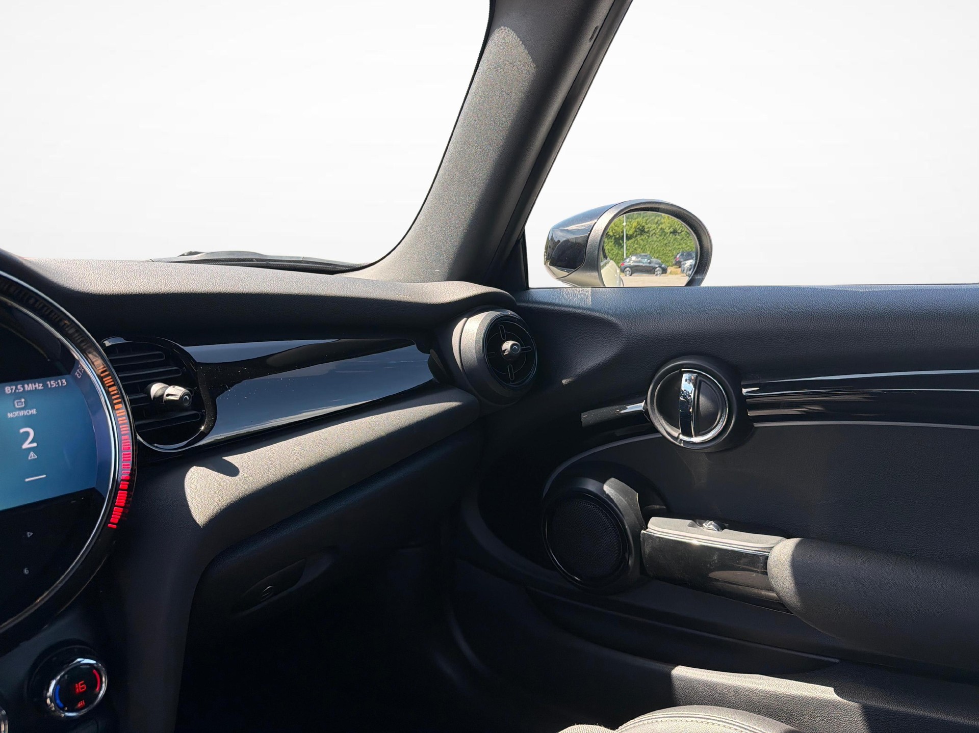 MINI Cabrio F57 2.0i Cooper S-image-18