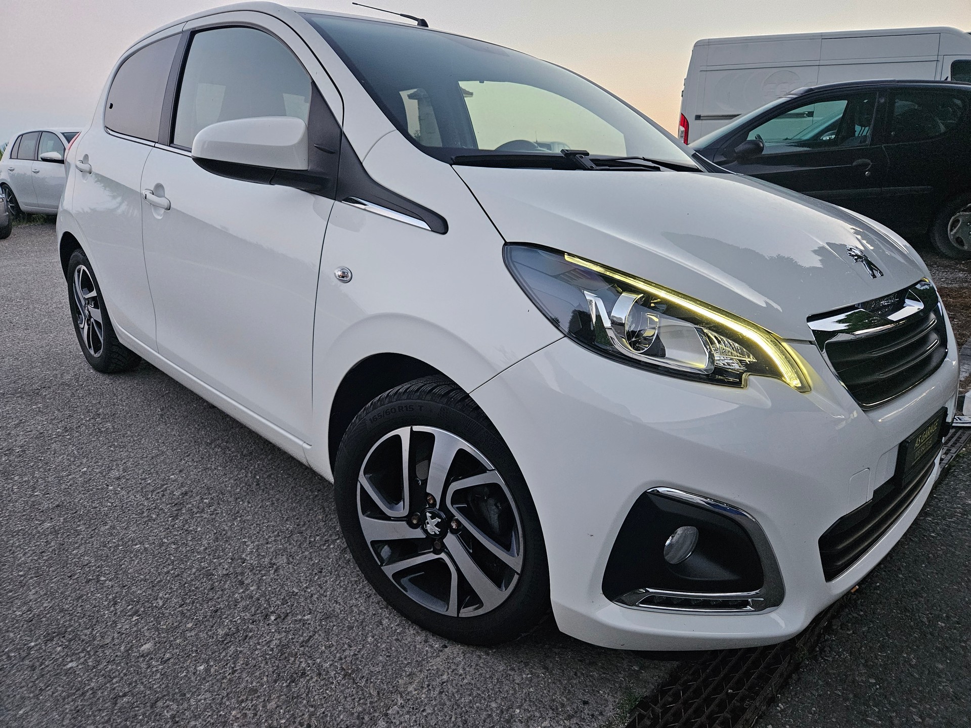PEUGEOT 108 1.0 VTi Allure Top ETG-image-0