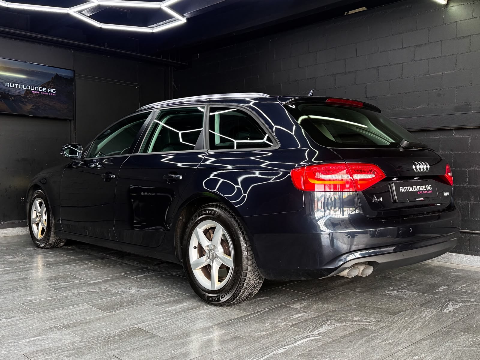 AUDI A4 Avant 2.0 TDI-image-4