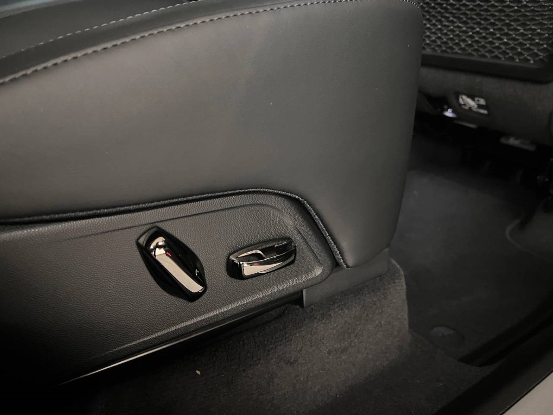 PORSCHE Cayenne Electric-image-26