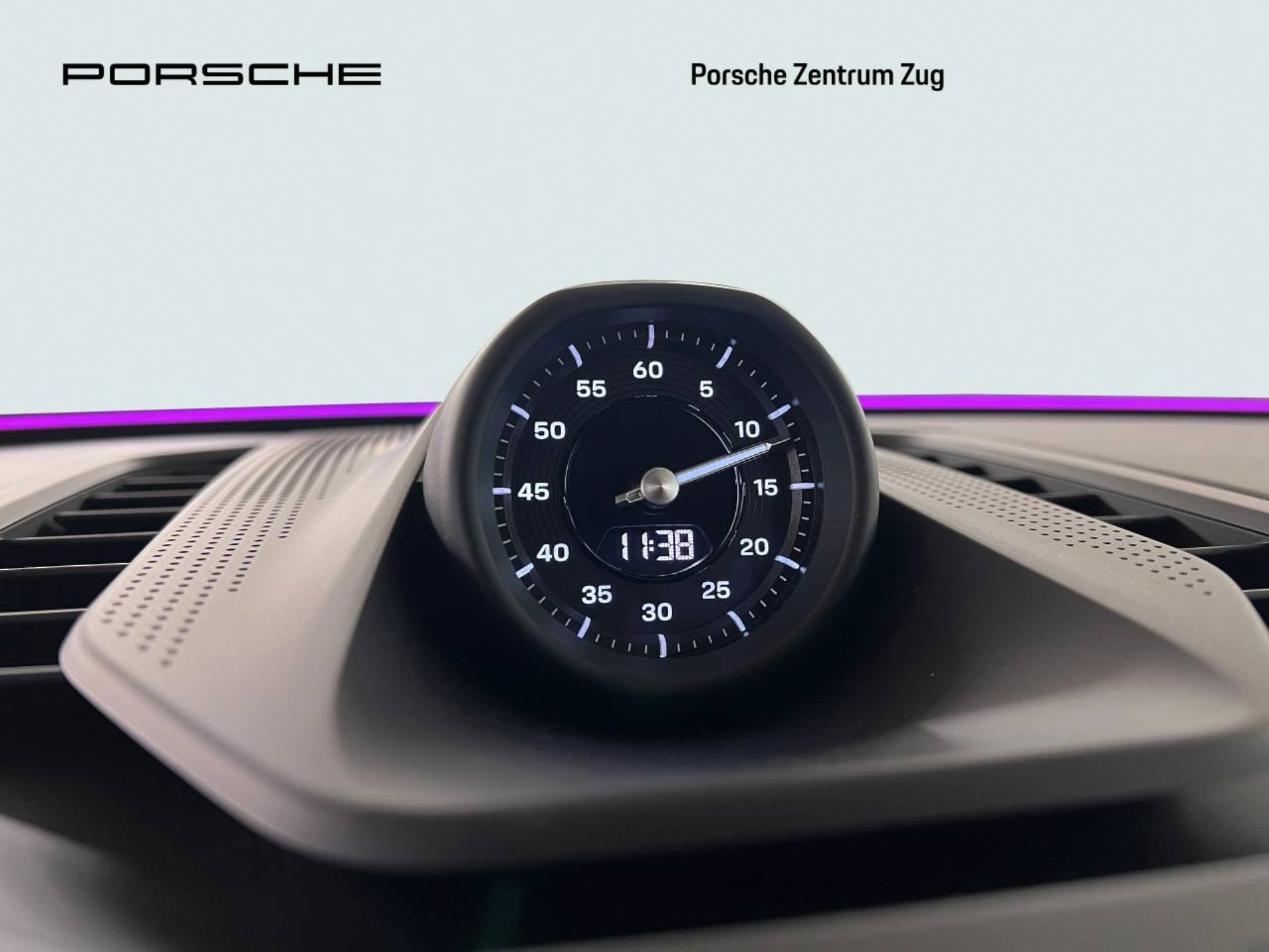 PORSCHE Cayenne Electric-image-28