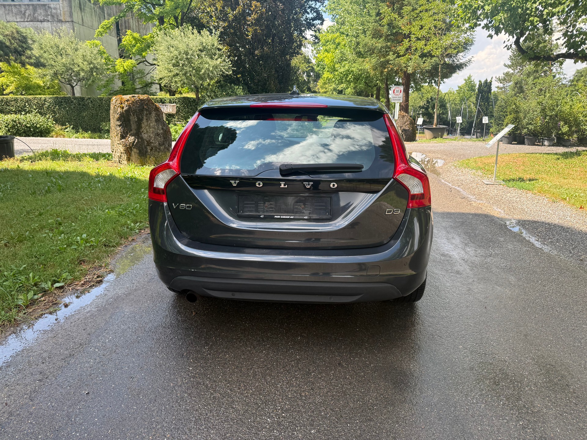VOLVO V60 D3 Momentum Geartronic-image-3