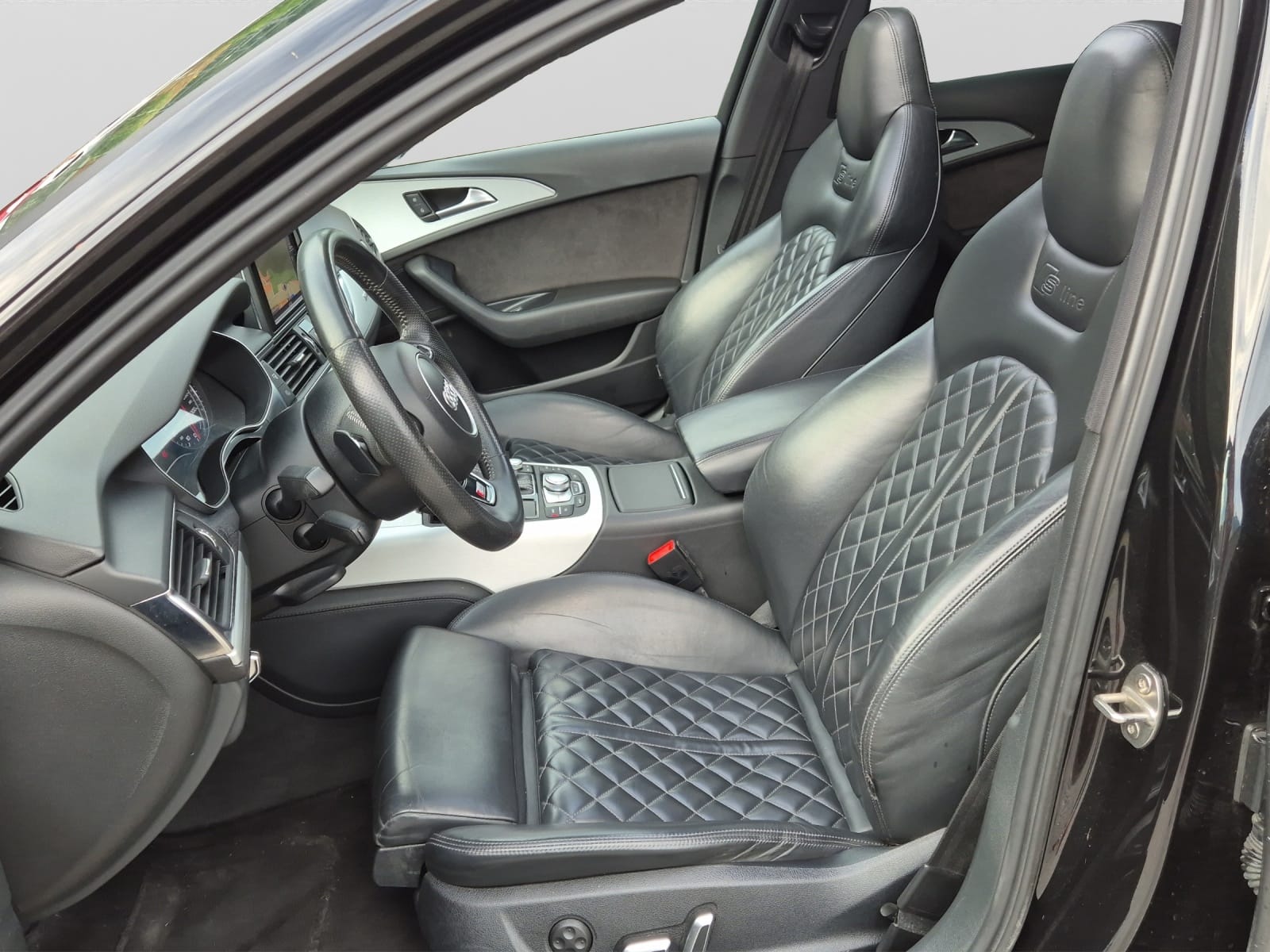 AUDI A6 Avant 3.0 TDI V6 quattro S-tronic-image-11