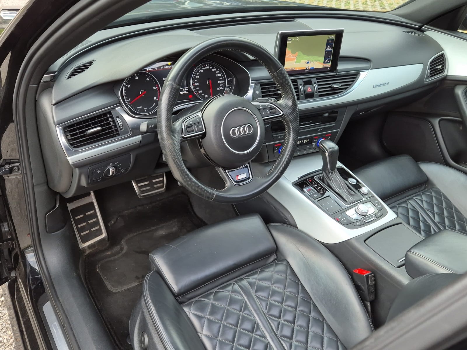 AUDI A6 Avant 3.0 TDI V6 quattro S-tronic-image-12