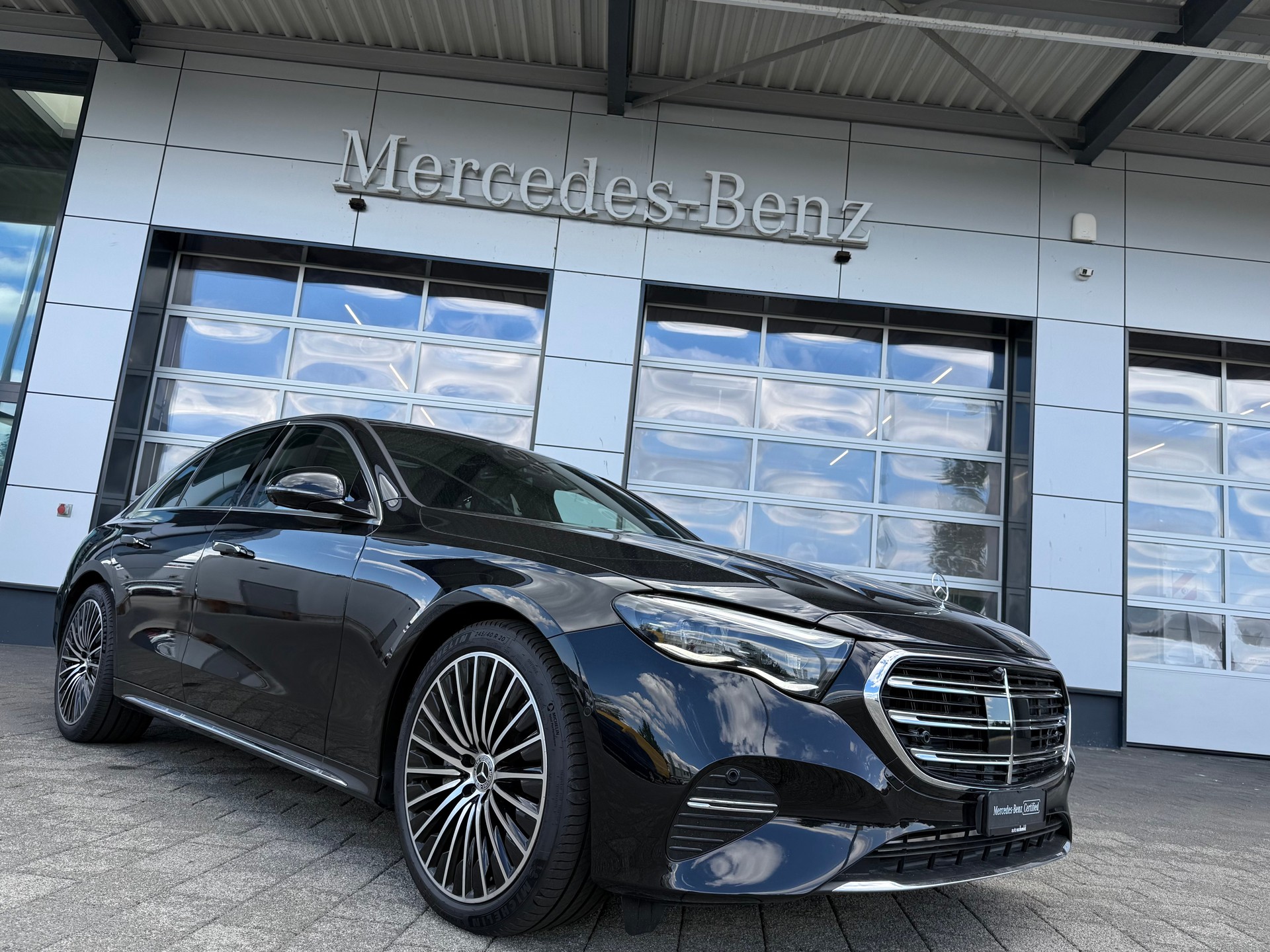 MERCEDES-BENZ E 200 EXCLUSIVE 9G-Tronic 4Matic