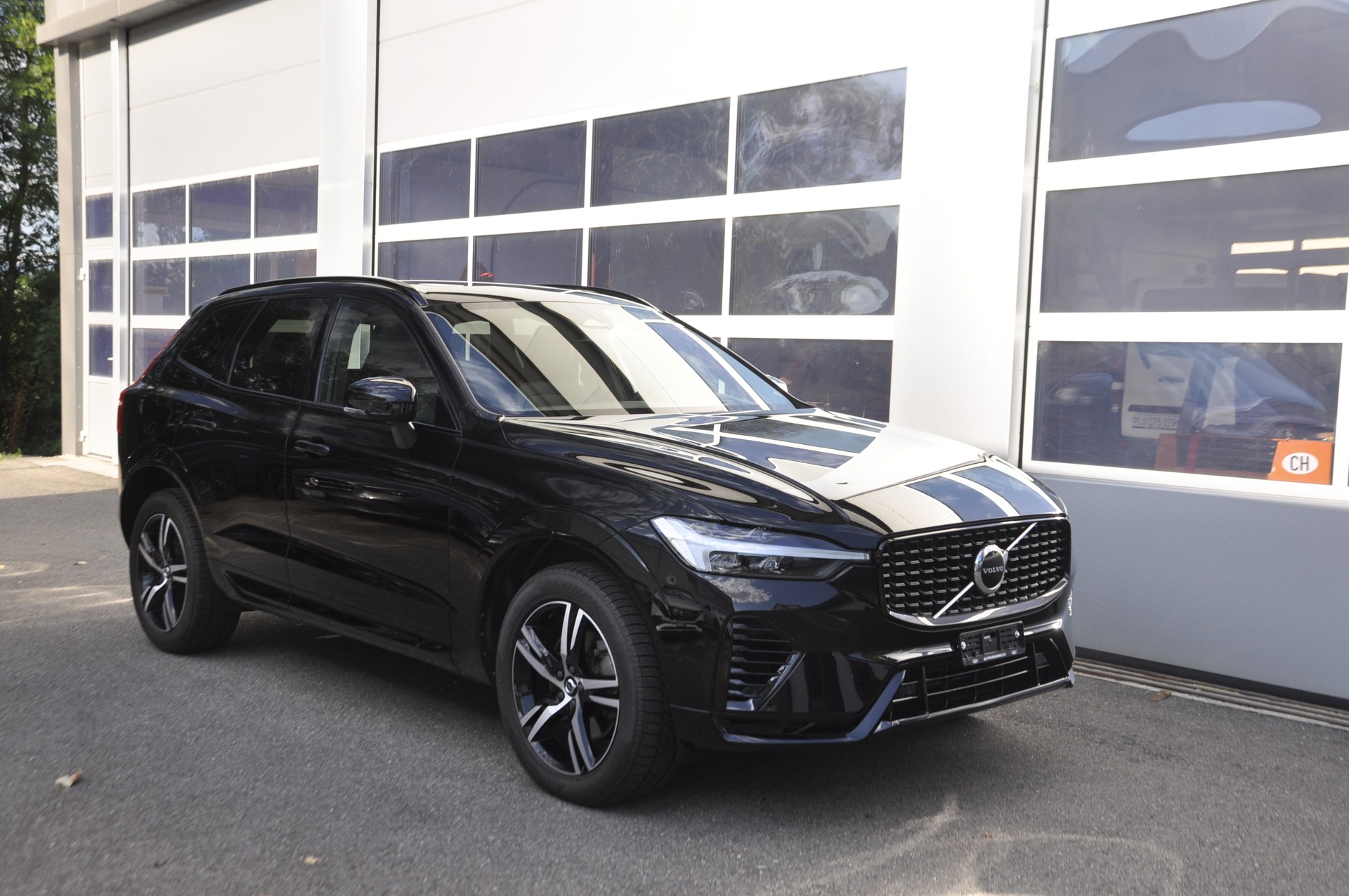 VOLVO XC60 T6 eAWD R-Design Geartronic-image-0