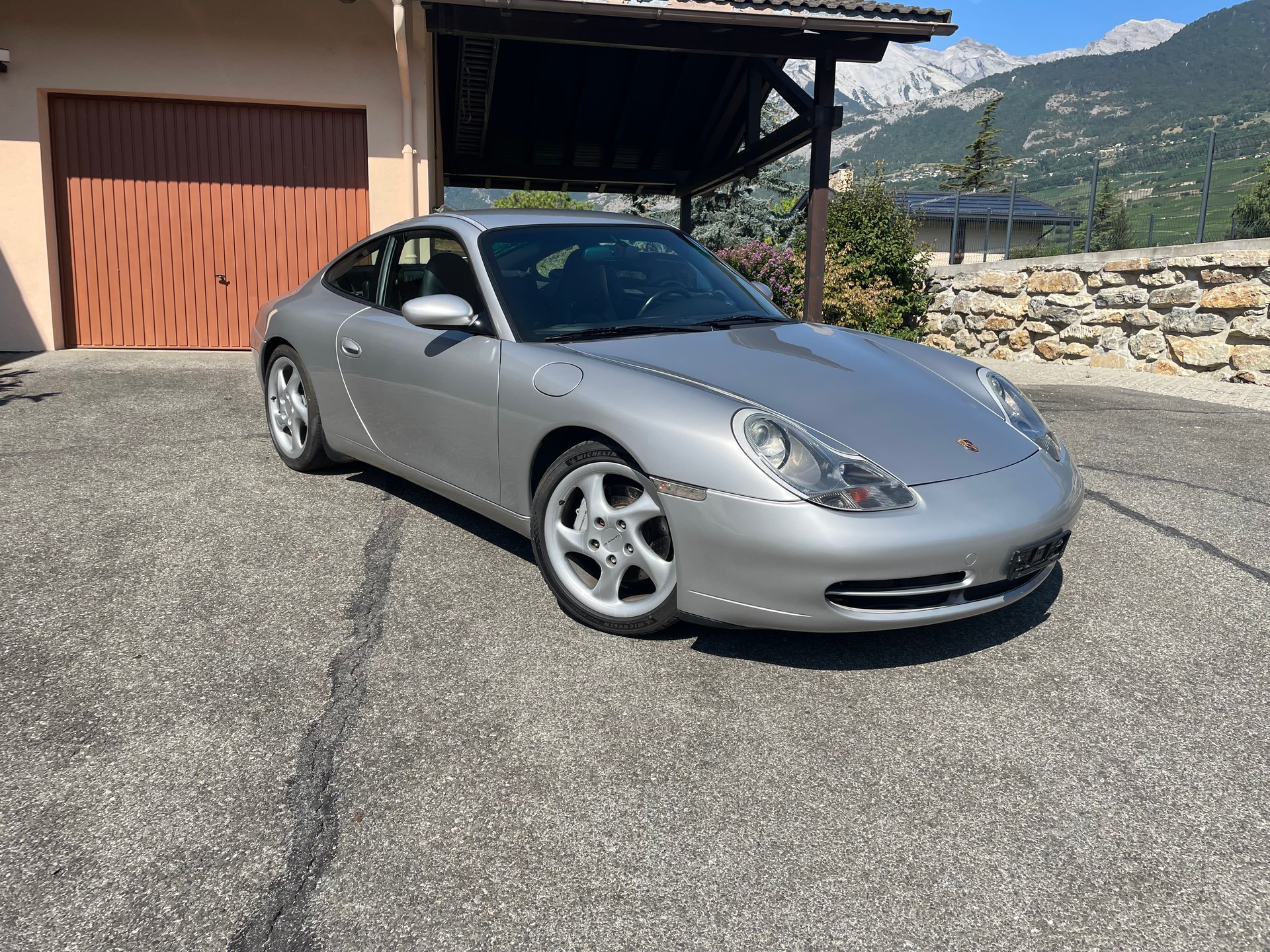PORSCHE 3.4 Carrera 4-image-0