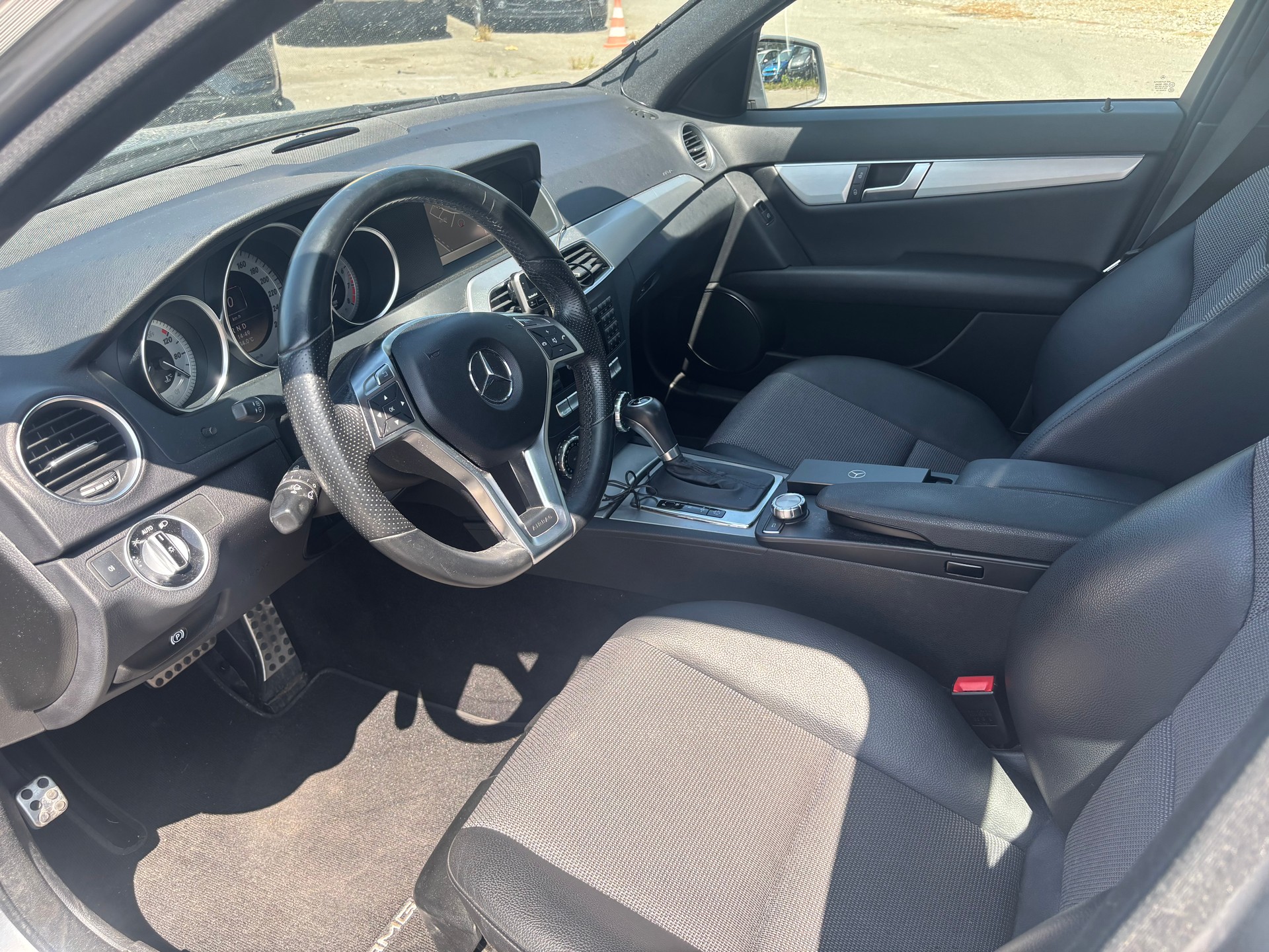 MERCEDES-BENZ C 350 Avantgarde 4Matic 7G-Tronic-image-10