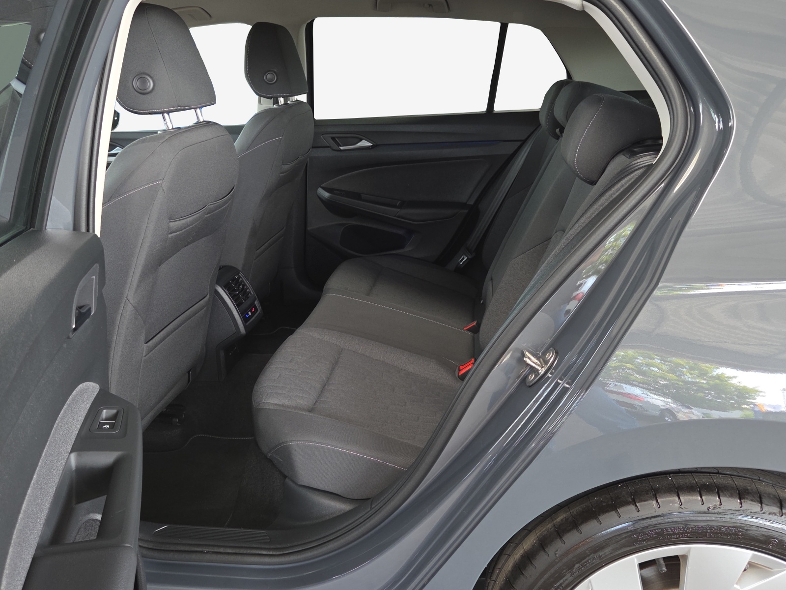 VW Golf 1.5 e TSI mHEV Life DSG-image-11