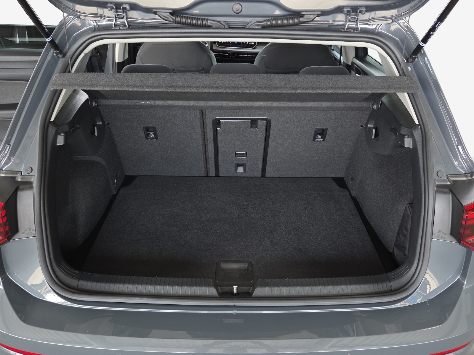 VW Golf 1.5 e TSI mHEV Life DSG-image-12