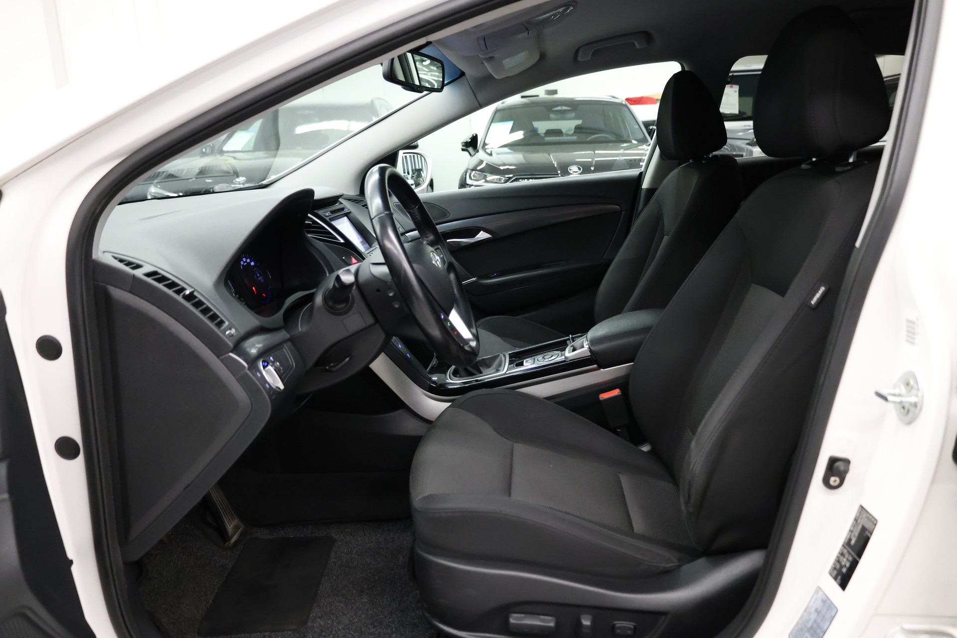 HYUNDAI i40 Wagon 2.0 GDi Style-image-10