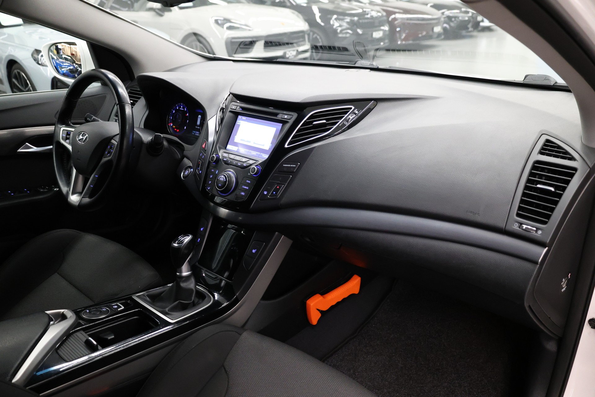 HYUNDAI i40 Wagon 2.0 GDi Style-image-13