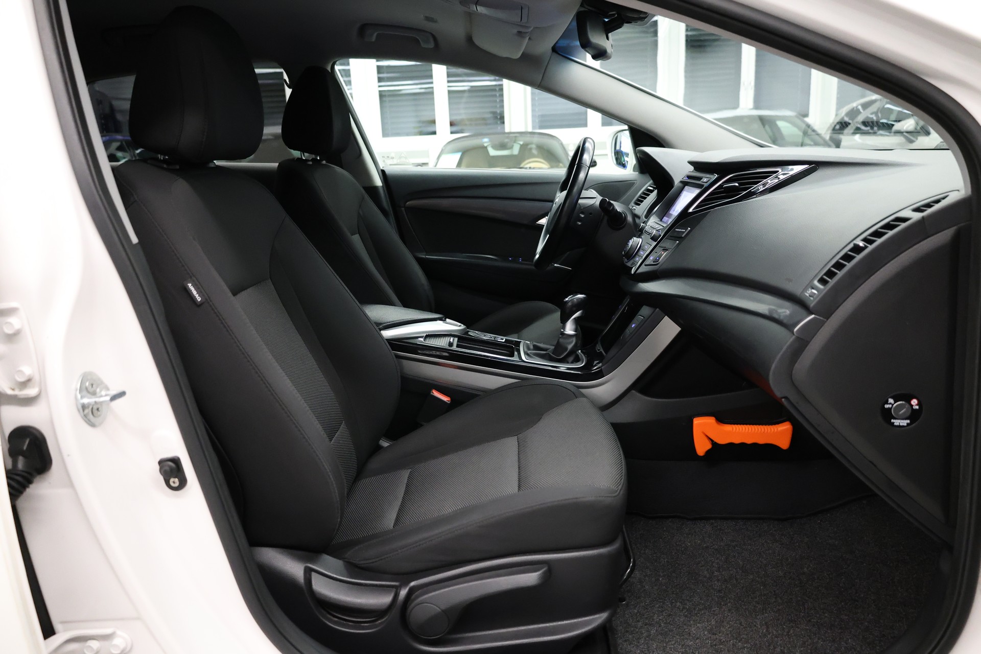 HYUNDAI i40 Wagon 2.0 GDi Style-image-11