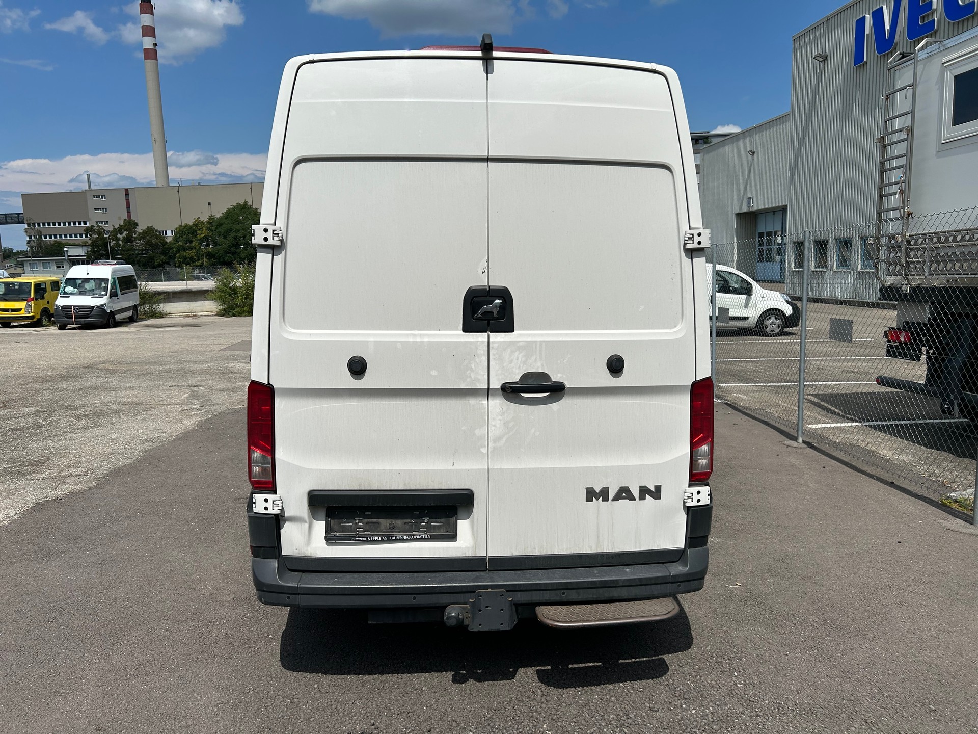 MAN TGE 3.180 Lang A-image-3