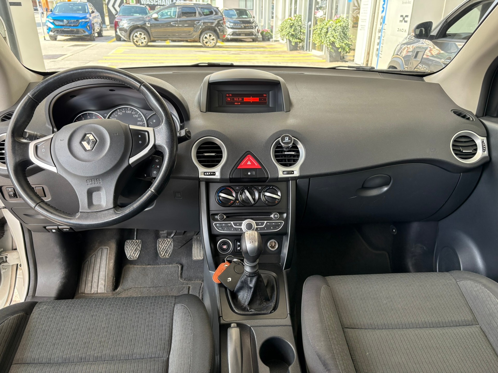 RENAULT Koleos 2.5 Dynamique 4x4-image-11