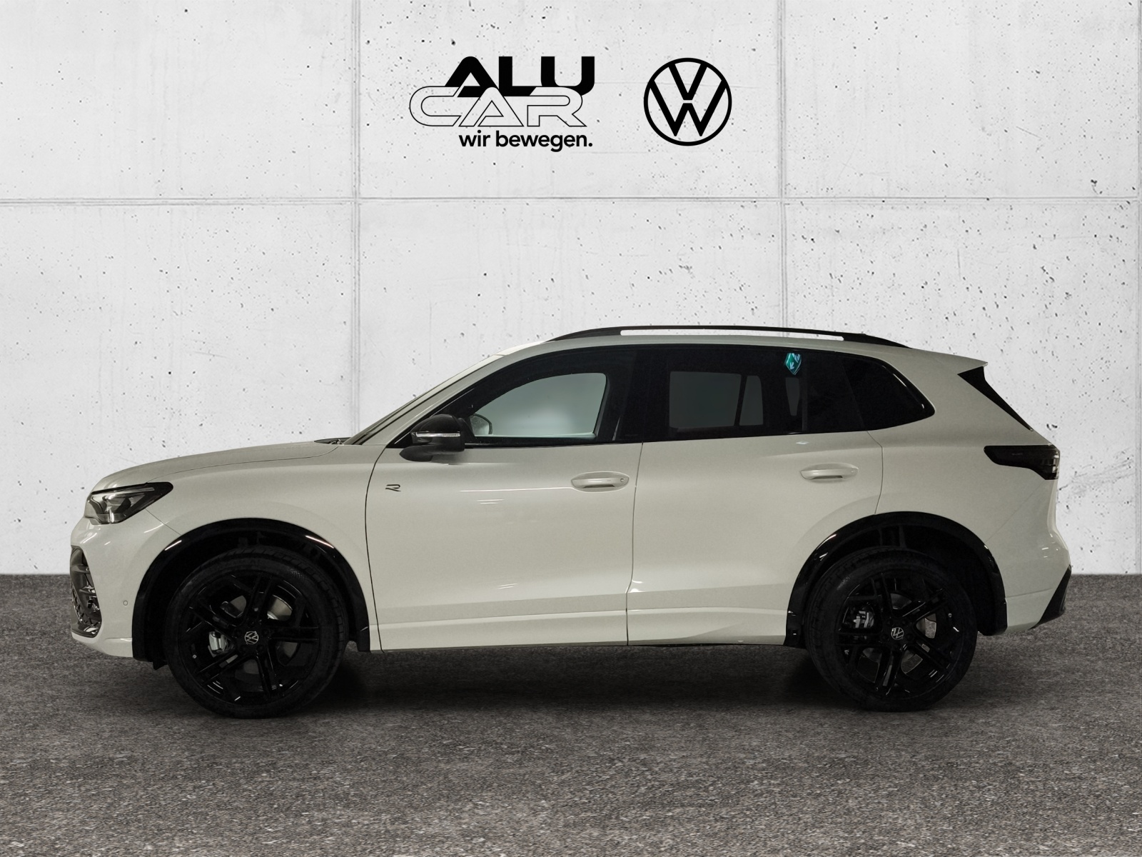 VW Tiguan 2.0 TSI DSG R-Line Plus 4Motion-showroom-element-1