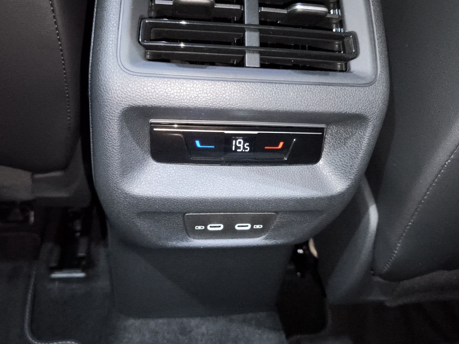 VW Tiguan 2.0 TSI DSG R-Line Plus 4Motion-image-13