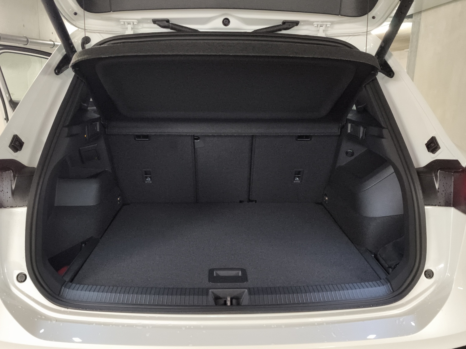 VW Tiguan 2.0 TSI DSG R-Line Plus 4Motion-image-14